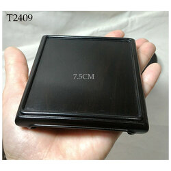 ฐานหรือกี๋ไม้สี่เหลี่ยมเล็กๆ 7.5cm