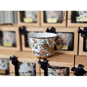 ของชำร่วยงานศพ แก้วกาแฟลายทอง ใส่กล่องคราฟท์