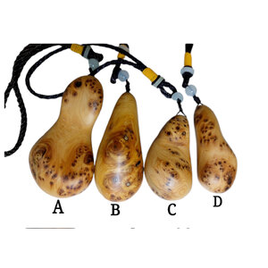 จี้ไม้หอมทูจา มีกลิ่นหอมธรรมชาติจากน้ำมันในเนื้อไม้