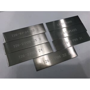 รับยิงเลเซอร์มาร์คกิ้ง ป้ายเลเซอร์มาร์ค ป้ายเนมเพลต ป้ายติดเครื่องจักรแบบยิงเลเซอร์มาร์ค