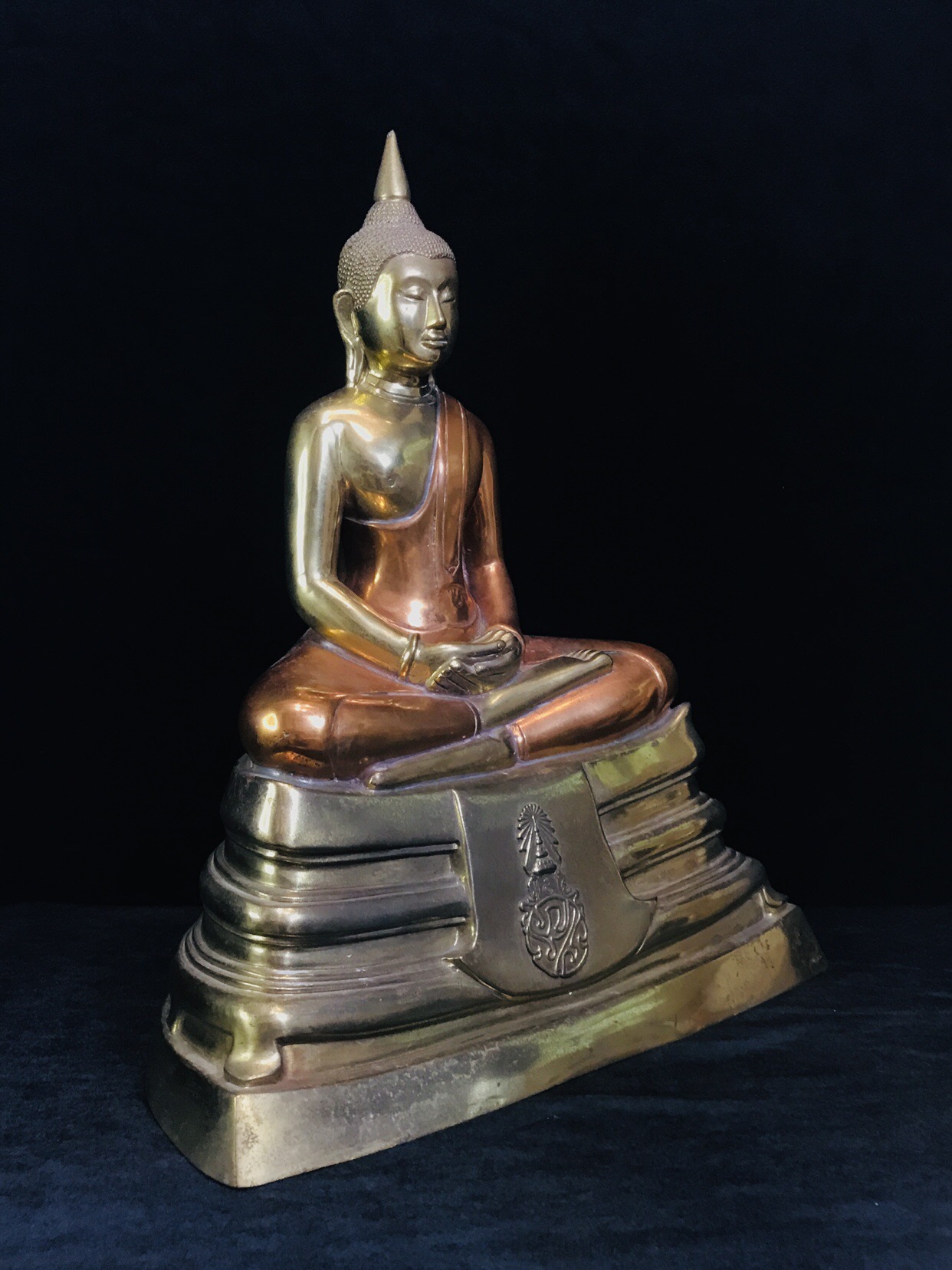 พระบูชาพระพุทธโสธร ภปร. รุ่นย้อนยุค ปี2539 กาญจนาภิเษกครองราชสมบัติครบ 50ปี หน้าตัก9นิ้ว เนื้อสามกษัตริย์ หมายเลข01314