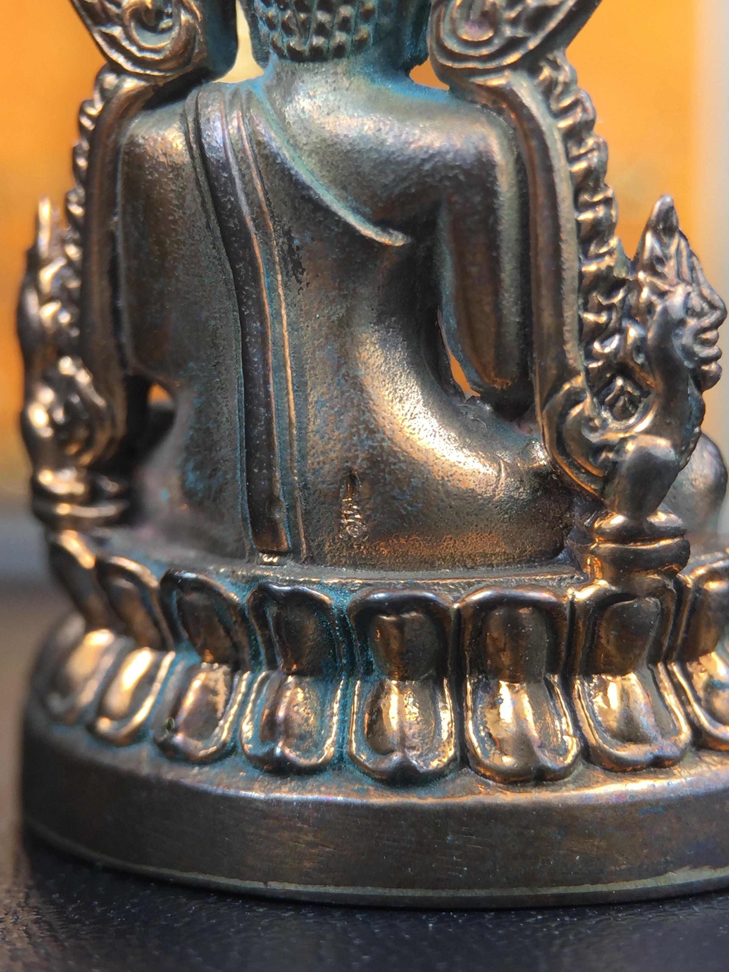 พระพุทธชินราช ญสส. วัดพระศรีมหาธาตุ จ.พิษณุโลก ปี2543 กริ่งชินราชเนื้อนวโลหะเต็มสูตร (ผสมทองคำ 2 บาท ต่อน้ำหนักเนื้อ 1 กิโลกรัม) พิธีใหญ่ รุ่นแรกและรุ่นเดียวที่ หลวงปู่หมุน ฐิตสีโล วัดบ้านจาน มาร่วมปลุกเสก(องค์หมายเลข 505 เลขสวย)(1 ใน 2543 องค์)นิยม