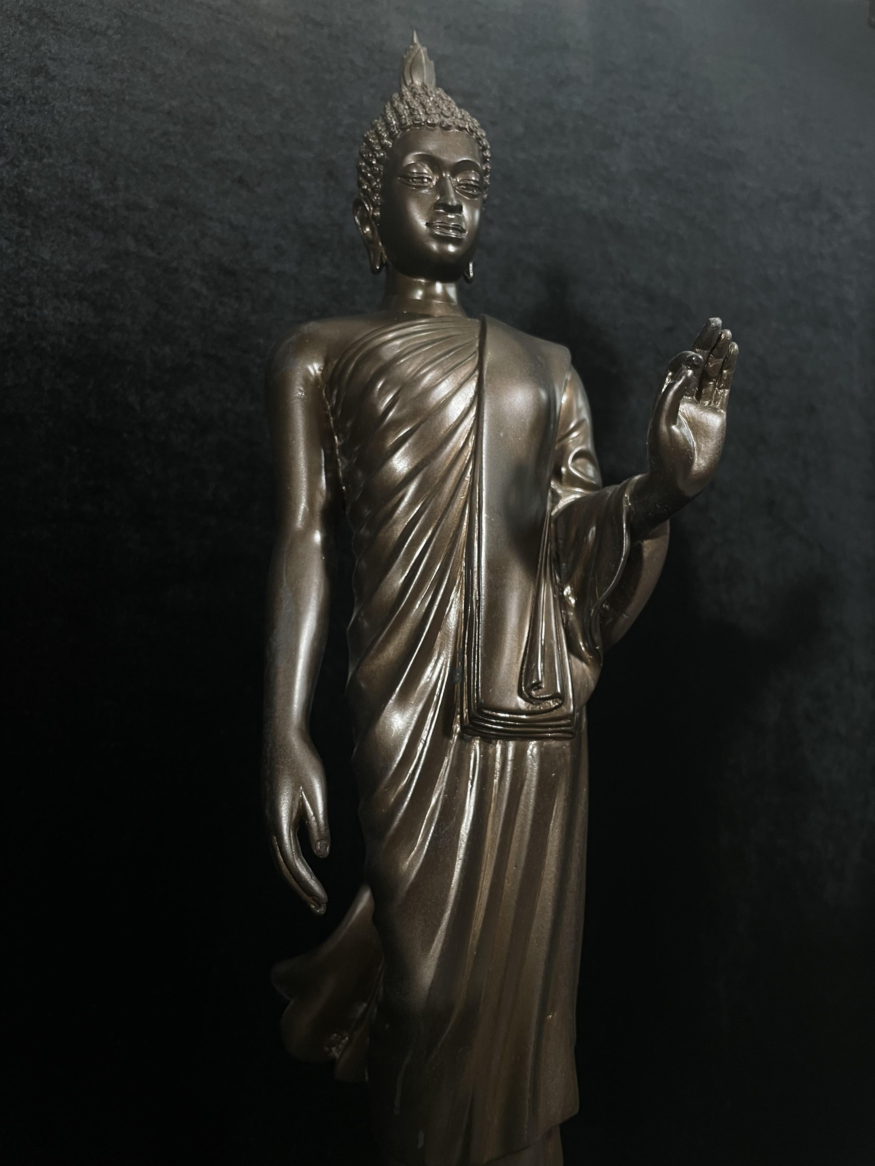 พระบูชา 25พุทธศตวรรษ พระศรีศากยะทศพลญาณ ประธานพุทธมณฑลสุทรรศน์ ปี2530 ตราสัญลักษณ์ ในมหาวาระพระชนมพรรษา ครบ 5 รอบ 60 พรรษา เมื่อ 5 ธันวาคม ปี 2530 หมายเลข (๑๕)๔๐๕ (เลขสวยผลรวมได้ 9 เจริญก้าวหน้าในทุกๆด้าน) ขนาดความสูง 15 นิ้ว รวมฐานสูง 18 นิ้ว(นิยมหายาก)