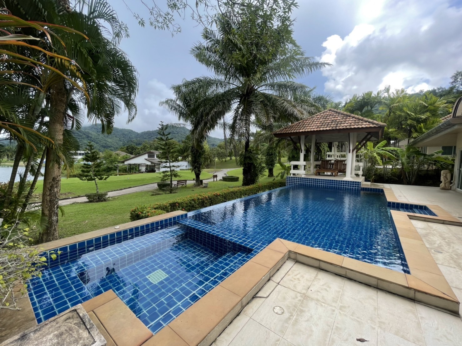 For Rent : Kathu, Loch Palm Garden Villa, 2 Bedrooms 2 Bathrooms