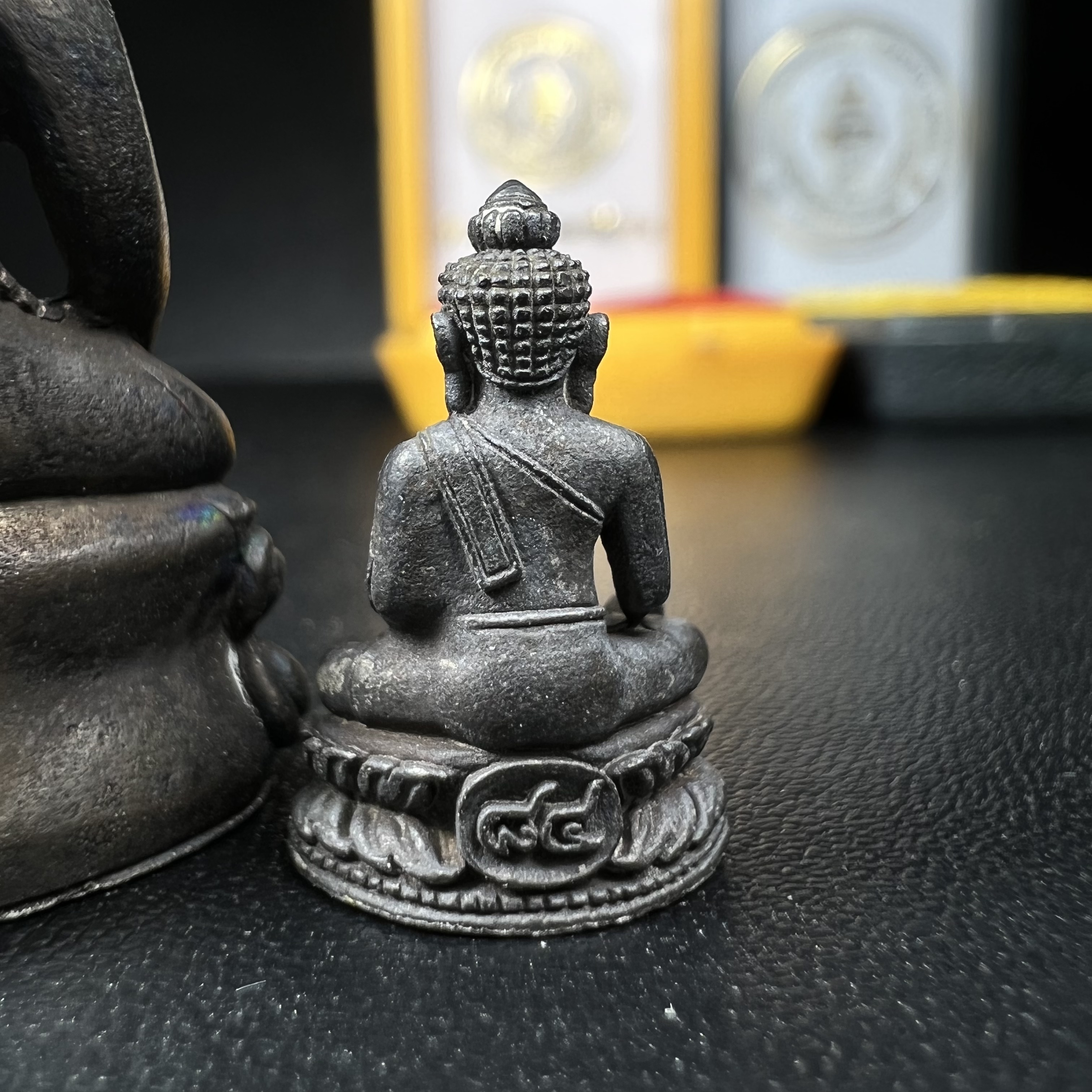 พระกริ่ง-พระชัยวัฒน์ ฉลองพระชนมายุครบ 7 รอบ 84 พรรษา สมเด็จพระสังฆราช(วาสน์) วัดราชบพิธฯ พ.ศ.2525 เนื้อนวโลหะ สภาพสวยมากกล่องบรรจุเดิมครบชุดสมบูรณ์(งานแกะแม่พิมพ์โดย นายช่างเกษม มงคลเจริญ)(1 ใน 1885 องค์)