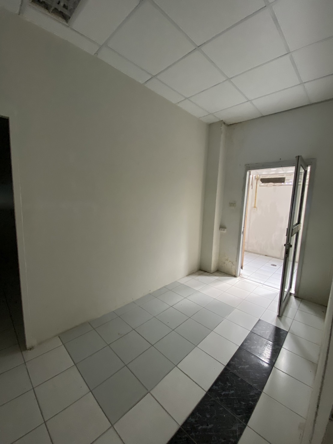 For Sales : Phuket Town, 4-story commercial building, 4 Rooms 4 Bathrooms