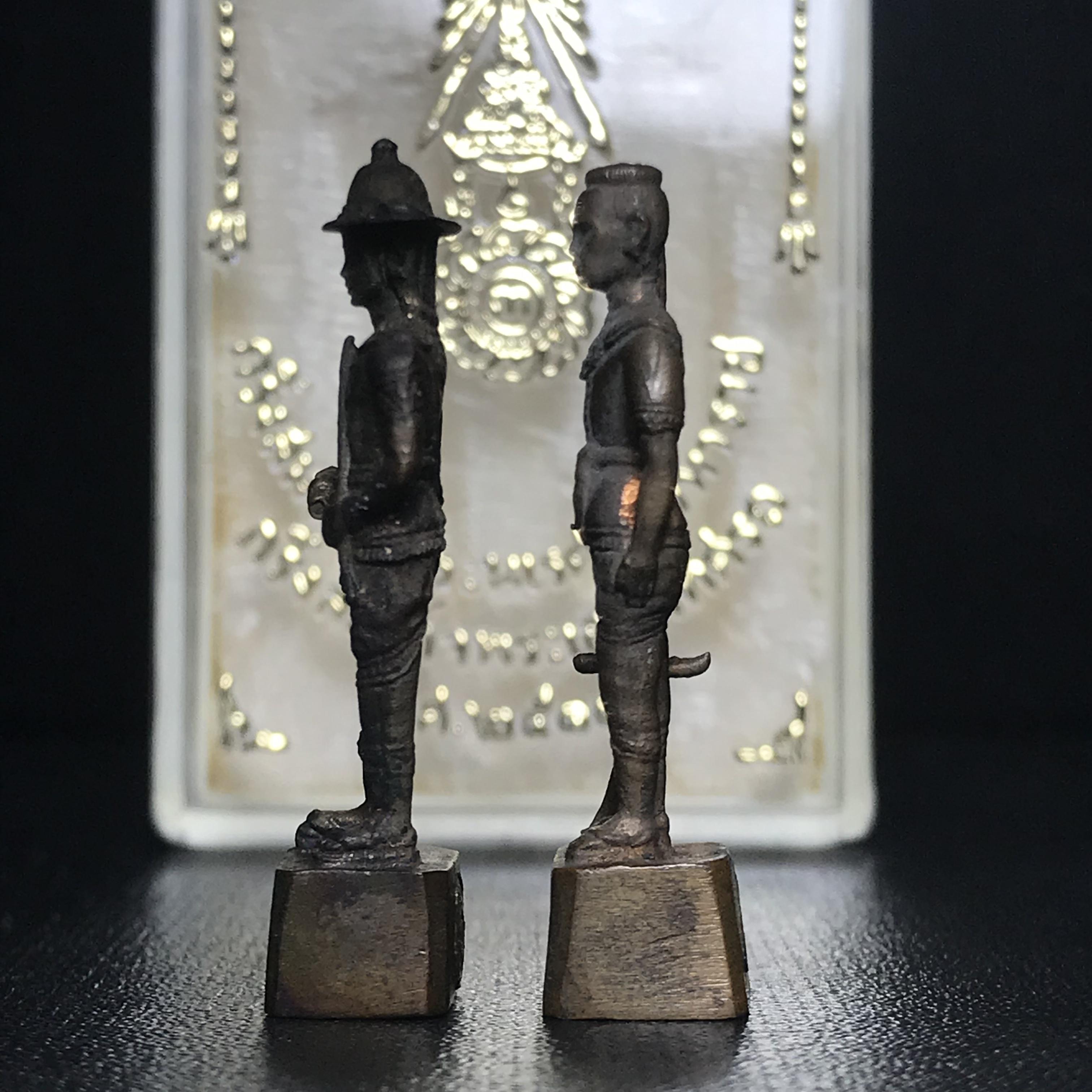 พระกริ่งสมเด็จพระนเรศวร-พระกริ่งสมเด็จพระเอกาทศรถ กองทัพภาคที่3จัดสร้าง ปี2517 เนื้อนวโลหะกล่องเดิม(หายาก)(1ใน2000ชุด)(ในหลวง ร.9 เสด็จในพิธี)