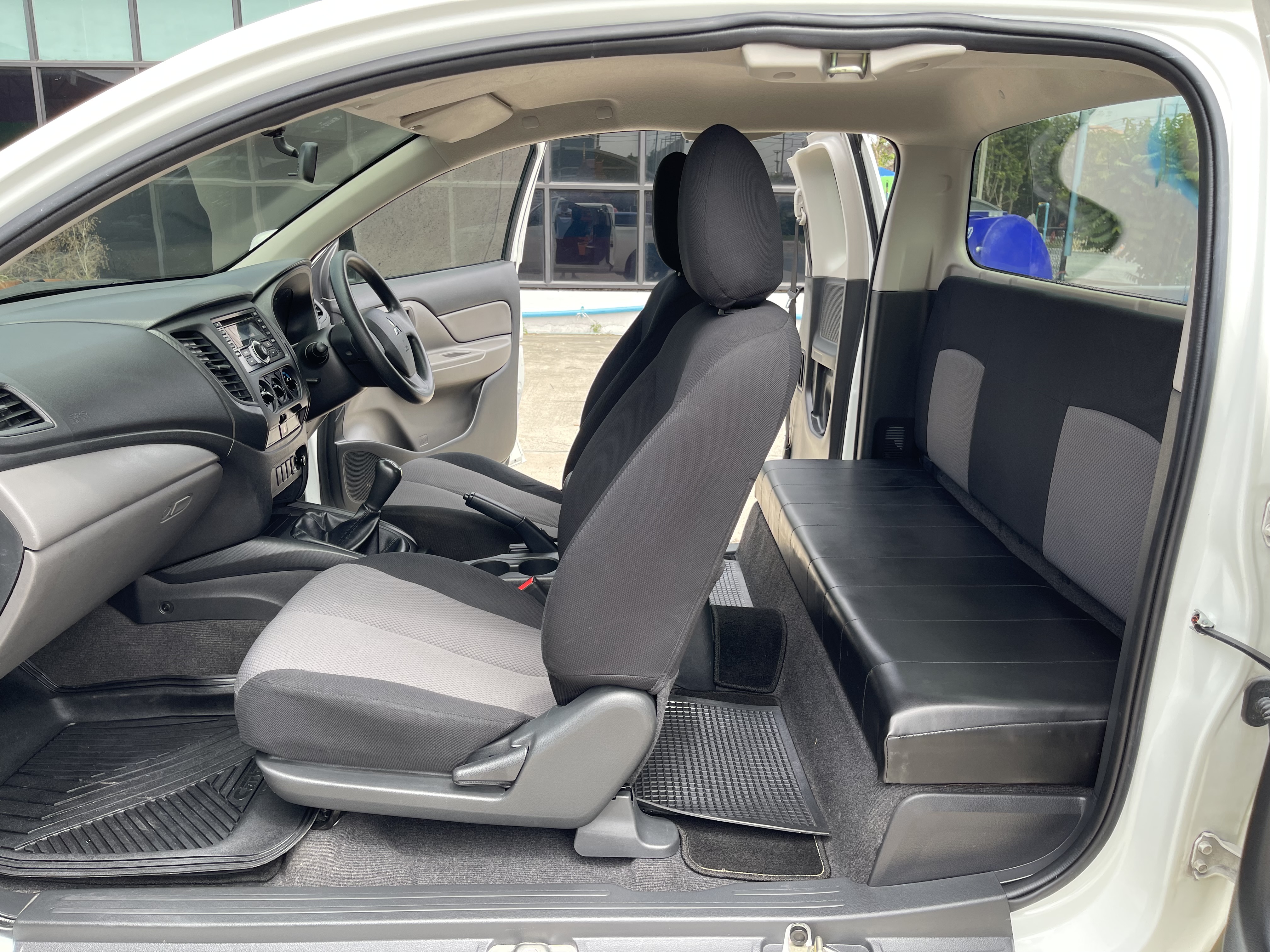 Mitsubishi Triton All New Cab 2.5 GL 2019 ขาว