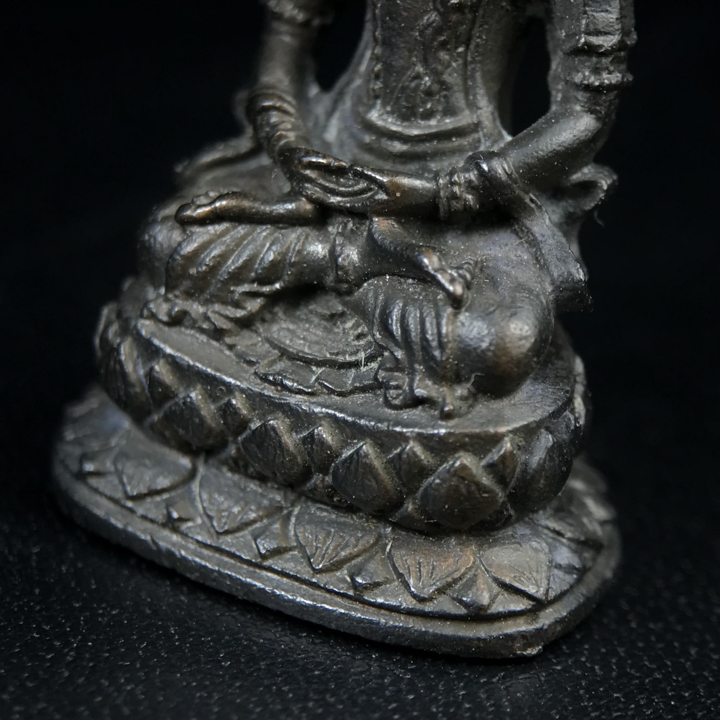 พระไวโรจนะพุทธ(กริ่งธิเบต) ท่านเจ้าคุณโพธิ์แจ้ง วัดมังกรกมลาวาส(เล่งเน่ยยี่) ปี 2515(รุ่นแรก) เนื้อนวโลหะ พิธีใหญ่ฉลอง ๑๐๐ปี วัดมังกรกมลาวาส (ในหลวงรัชกาลที่ ๙ ทรงเสด็จเททอง ) หลวงปู่โต๊ะ วัดประดู่ฉิมพลีเมตตาอธิษฐานจิตปลุกเสก (หายาก)