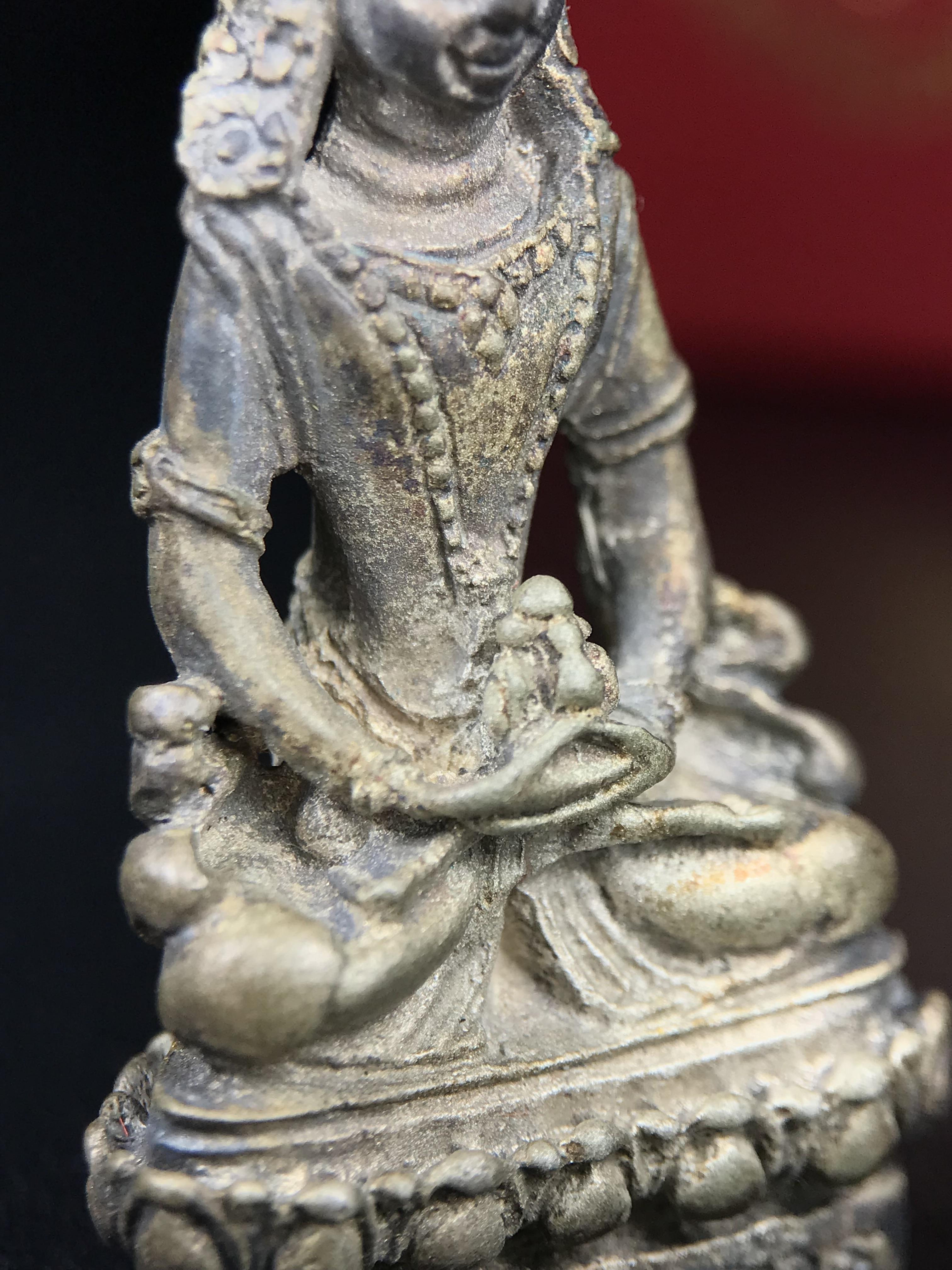 พระอวโลกิเตศวร (เจ้าแม่กวนอิม) วัดบวรนิเวศวิหาร ปี 2538 เนื้อเงินพ่นทราย อุดผงจิตรลดา เกศาสมเด็จพระสังฆราช วัดบวรนิเวศวิหาร(พบเจอน้อยหายาก)