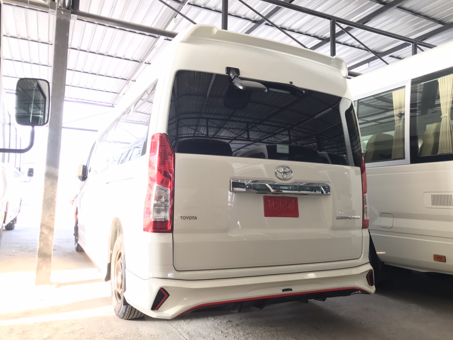 Toyota Commuter 2019 V.1 bodykits by Amoriz