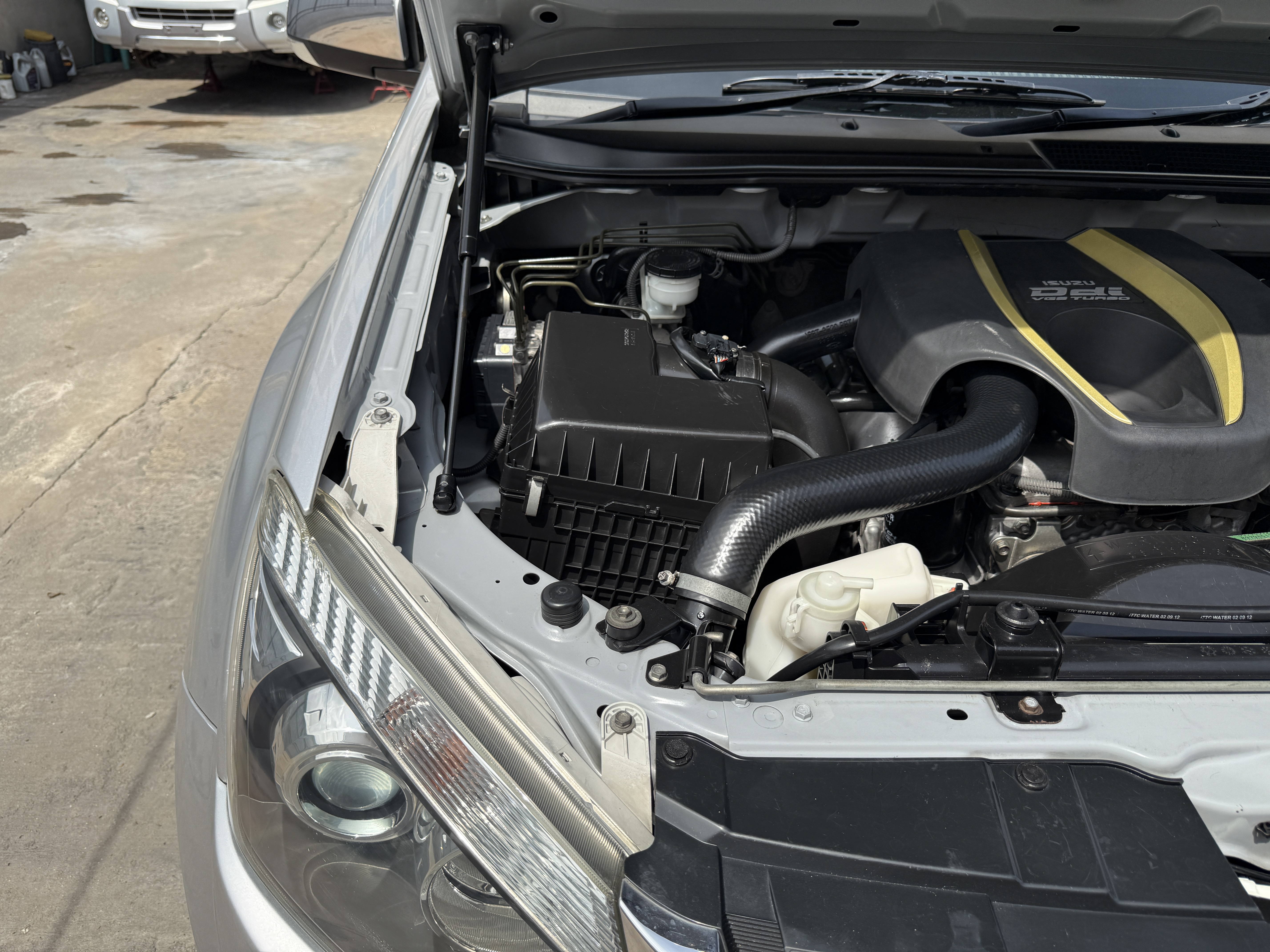 Isuzu Dmax All New 4ประตู Hilander 3.0 Vgs Z Prestige Navi At 2012 เงิน