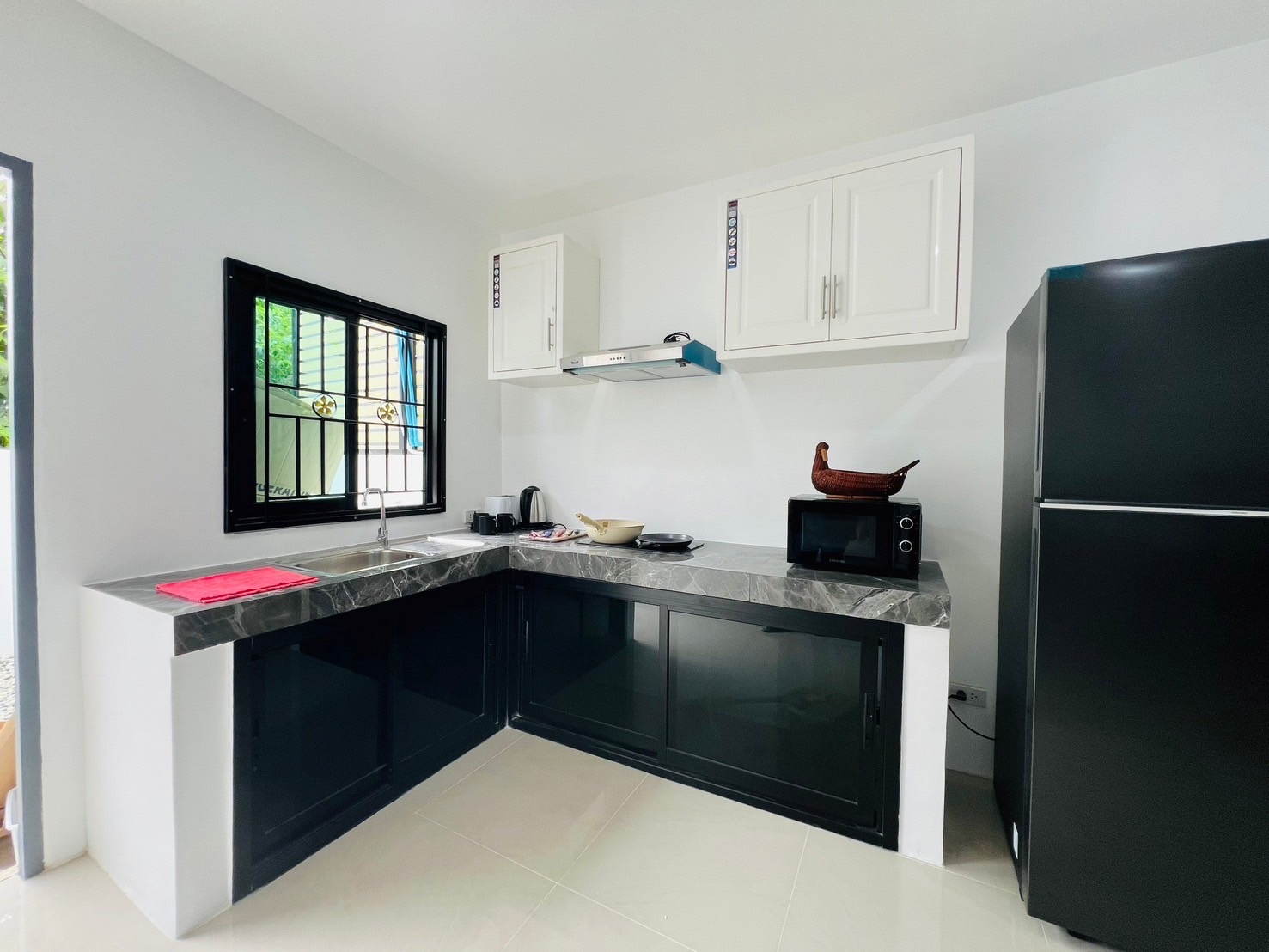 For Rent : Town home, One-story townhome, Sri Sunthon location, 2 bedrooms, 2 bathrooms