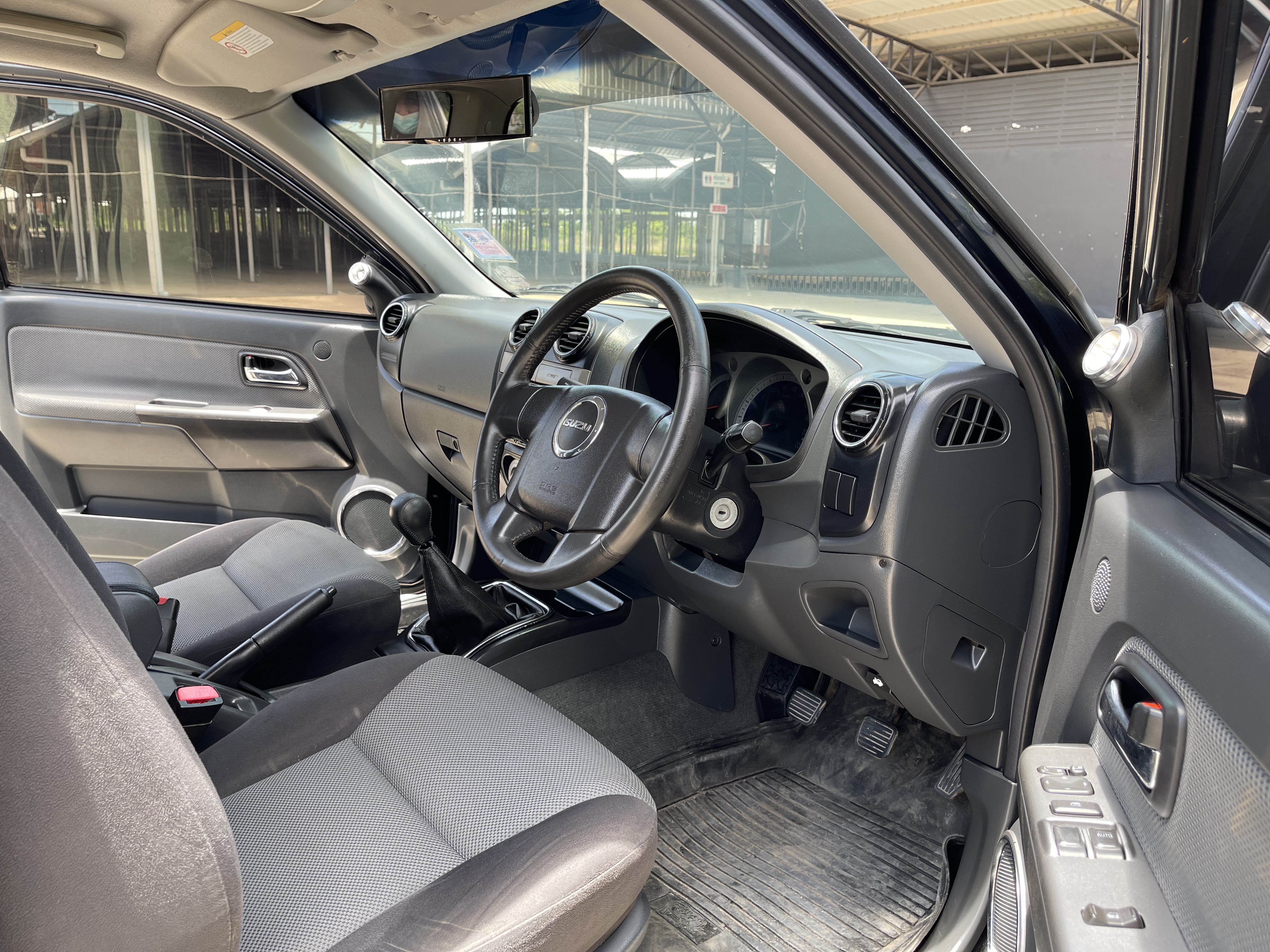 Isuzu Dmax Cab Hilander 3.0 Vgs Abs Airbag 2011 ดำ