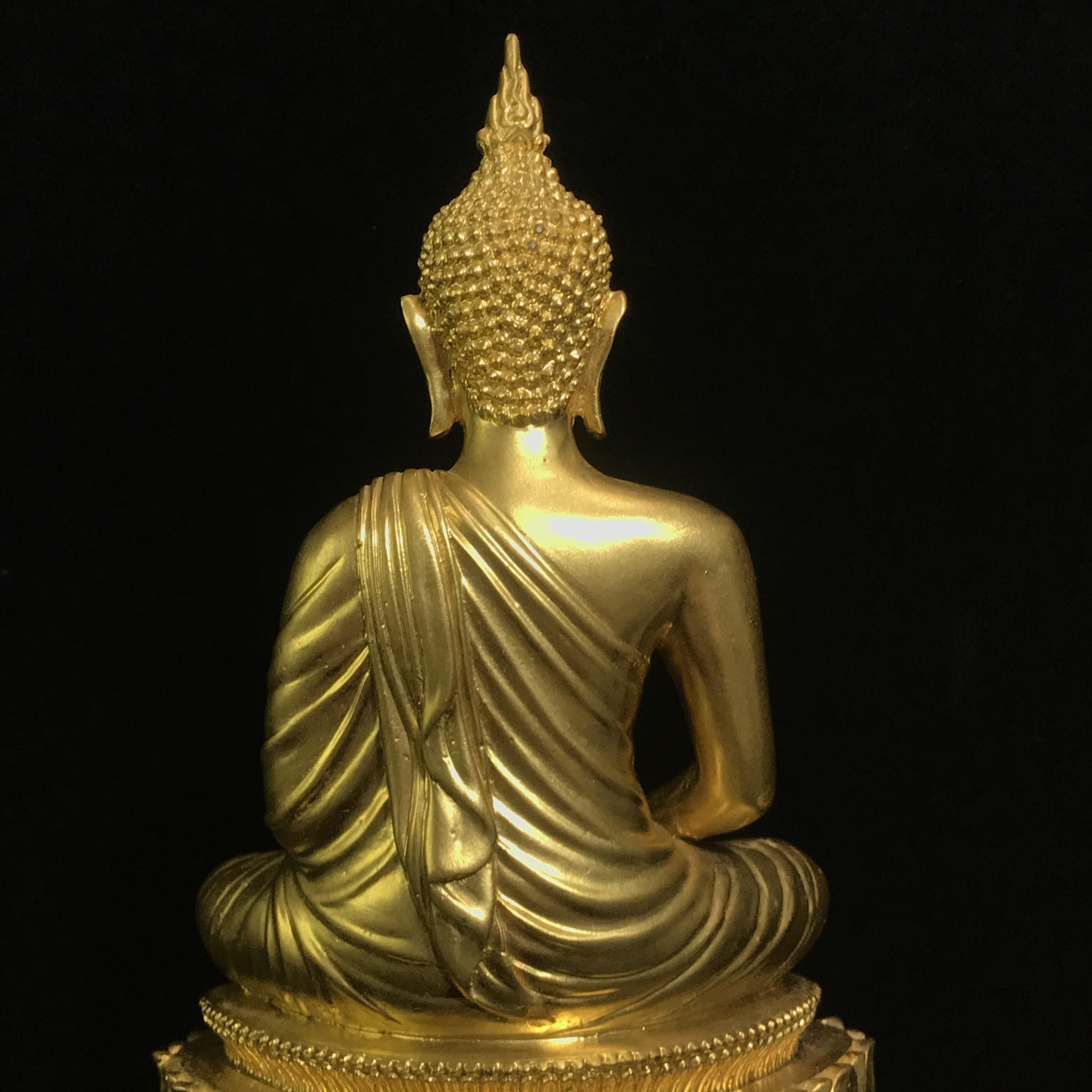 พระพุทธนวมมหาราชายุจฉับปริวัตนมงคล ภปร. พระบาทสมเด็จพระเจ้าอยู่ห้วรัชกาลที่9 เนื่องในวโรกาสเฉลิมพระชนมพรรษา 6 รอบ ( 72 พรรษา )ปี 2542 โดยสำนักนายกรัฐมนตรี หน้าตัก 5นิ้ว(พิธีใหญ่ พุทธศิลป์สวย งดงาม)