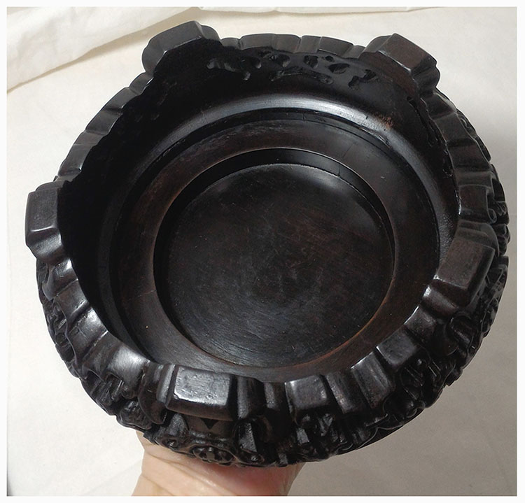 กี๋หรือฐานไม้สไตล์จีน ลายหน้าสิงห์ ท๊อป14cm