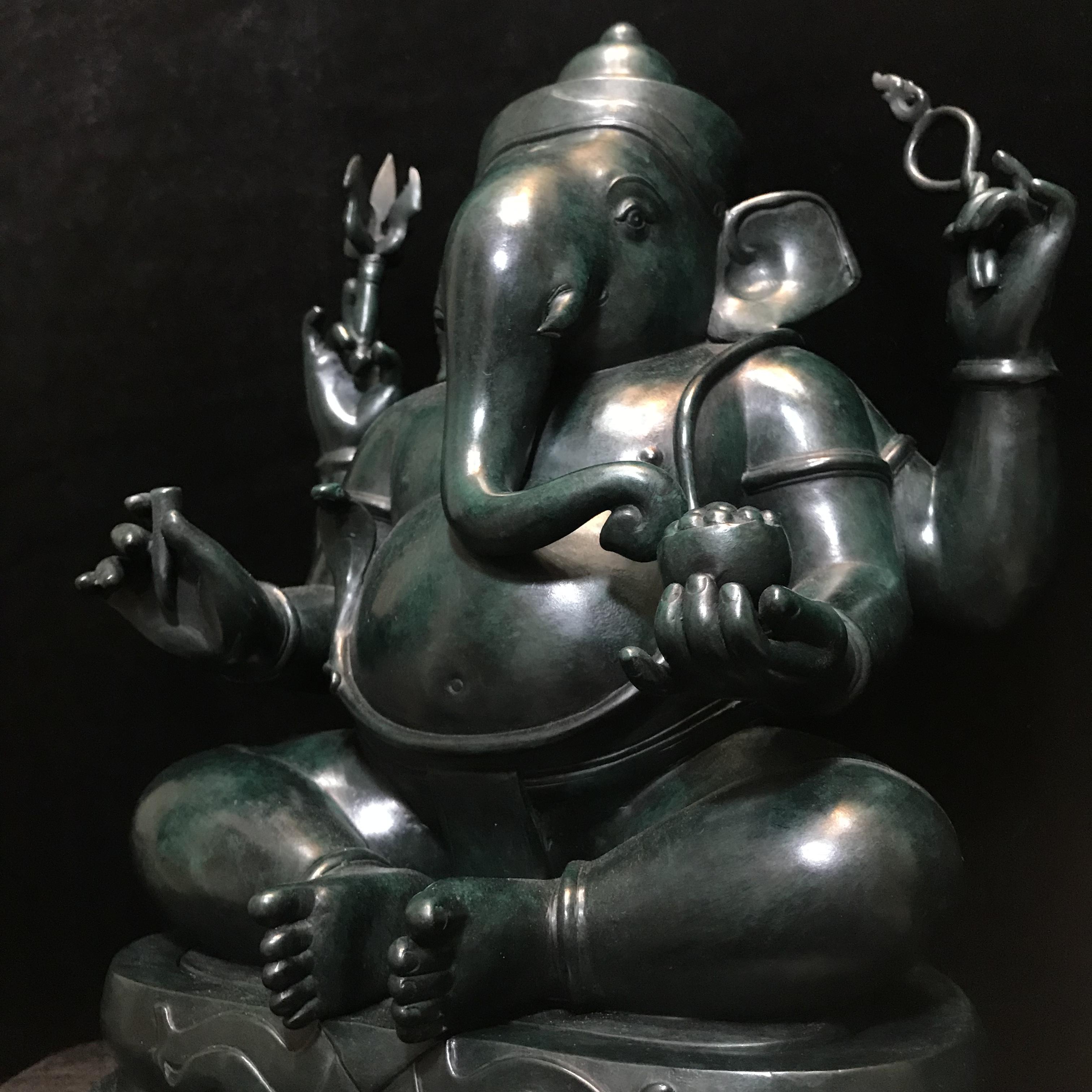 พระพิฆเนศวร 65 ปี คณะจิตรกรรม มหาวิทยาลัยศิลปากร ปี2551 ลอยองค์เนื้อสำริดขนาดหน้าตัก 9 นิ้ว(เนื้อสำริดเขียวพลาติน่า)