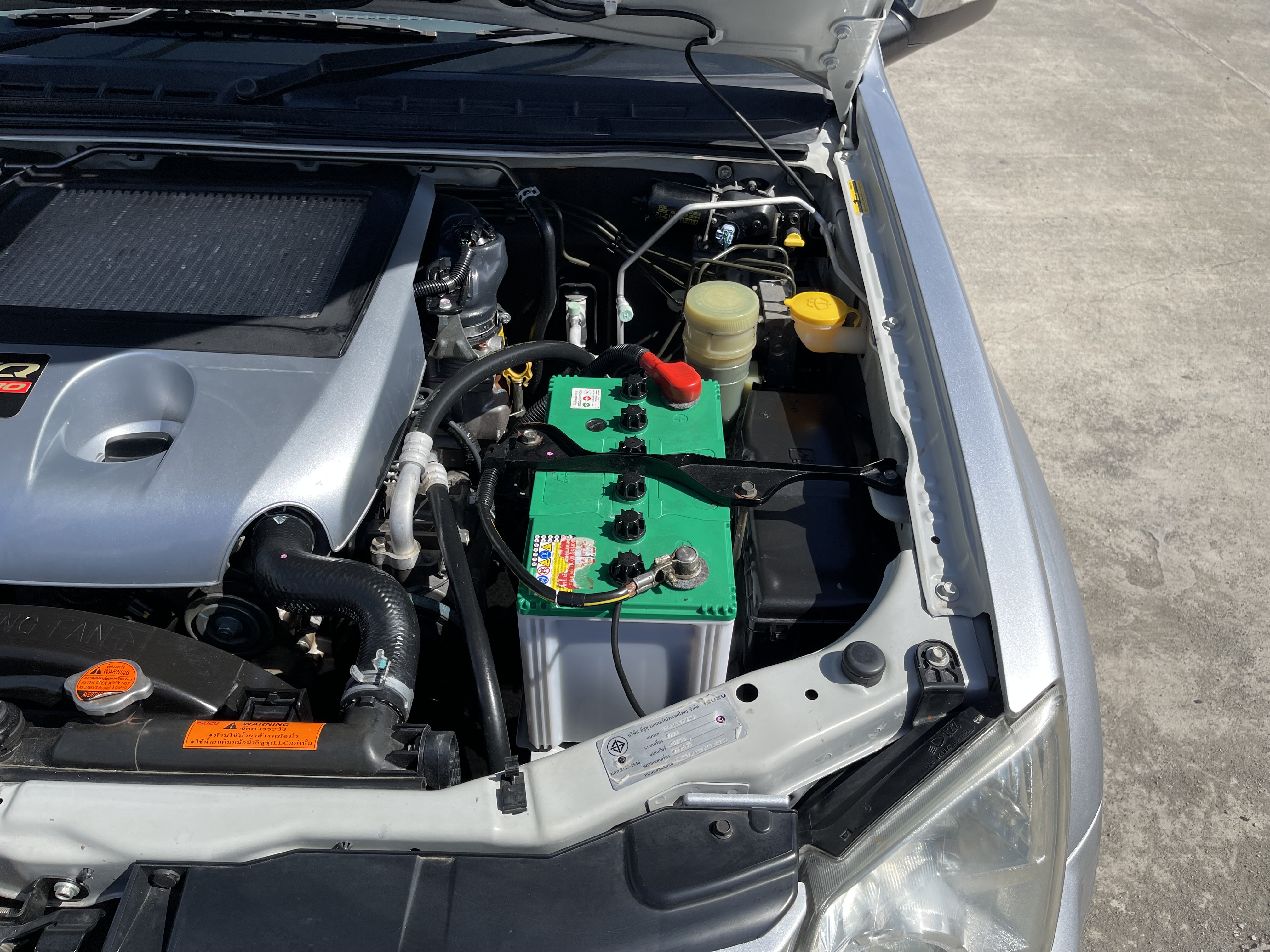 Isuzu Dmax Cab Hilander 3.0 Vgs Abs Airbag 2010 เงิน