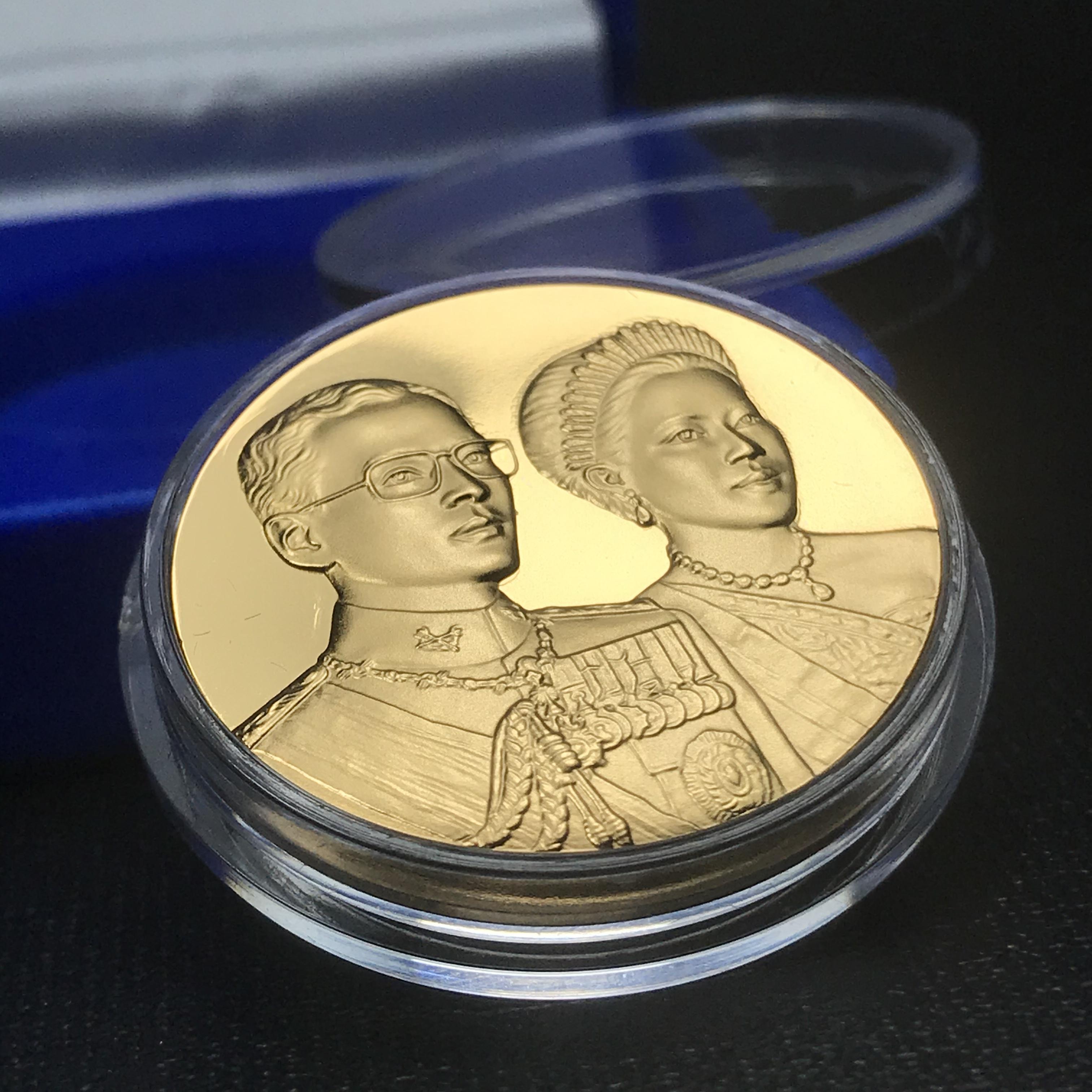 เหรียญสองพระองค์ในหลวง-พระราชินี พระราชทาน สภาพสวยกล่องบรรจุเดิม