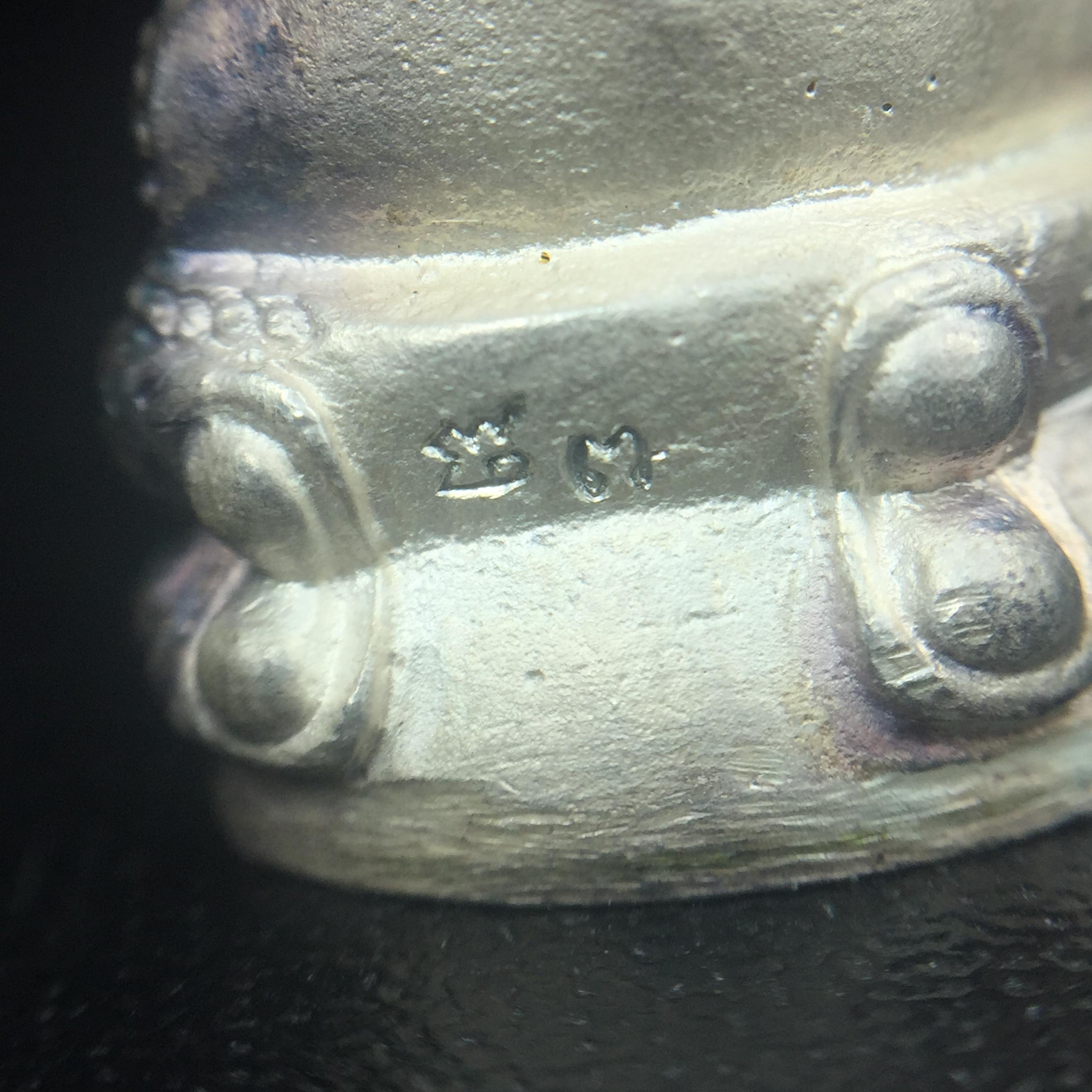 พระกริ่งรุ่นสร้างเจดีย์ วัดคีรีวิหาร ปี 2538 เนื้อเงิน(สภาพผิวสวยเดิม) ที่ระลึกในวาระครบ 5 รอบของ สมเด็จพระวันรัต(จุนท์ พฺรหฺมคุตฺโต) วัดบวรนิเวศวิหาร(เนื้อเงินตอกโค๊ตด้านหลังและเลขใต้ฐาน องค์นี้หมายเลข 360(ผลรวมได้9 เลขมงคล))(1 ใน 561 องค์)หายาก!!