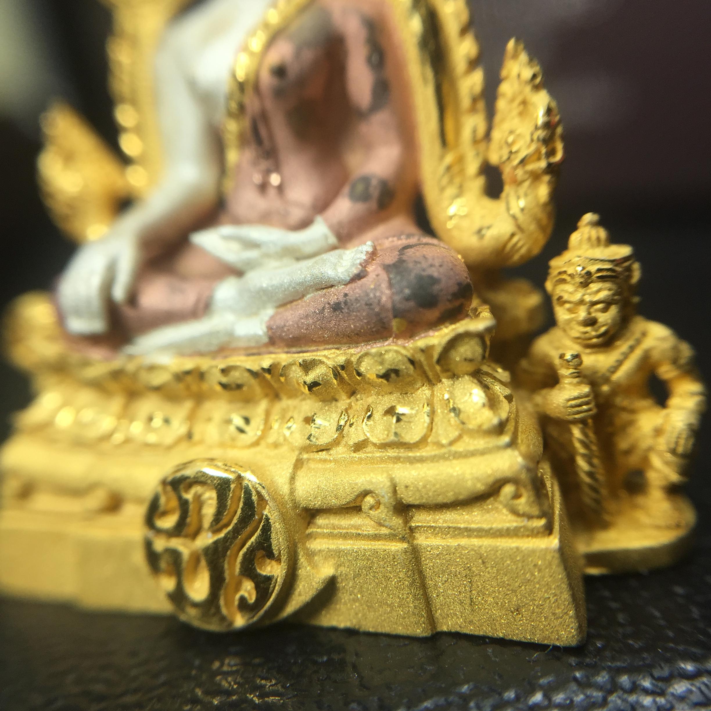 พระพุทธชินราช ภปร. โครงการ "เพราะแผ่นดินนี้ คือ แผ่นดินเกิด" ปี2548(รุ่นแรก) ลอยองค์ หน้าตัก 1/2 นิ้ว เนื้อเงินสามกษัตริย์