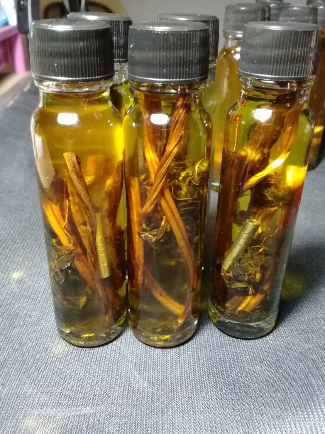 น้ำมันว่านเศรษฐีเรียกลาภ