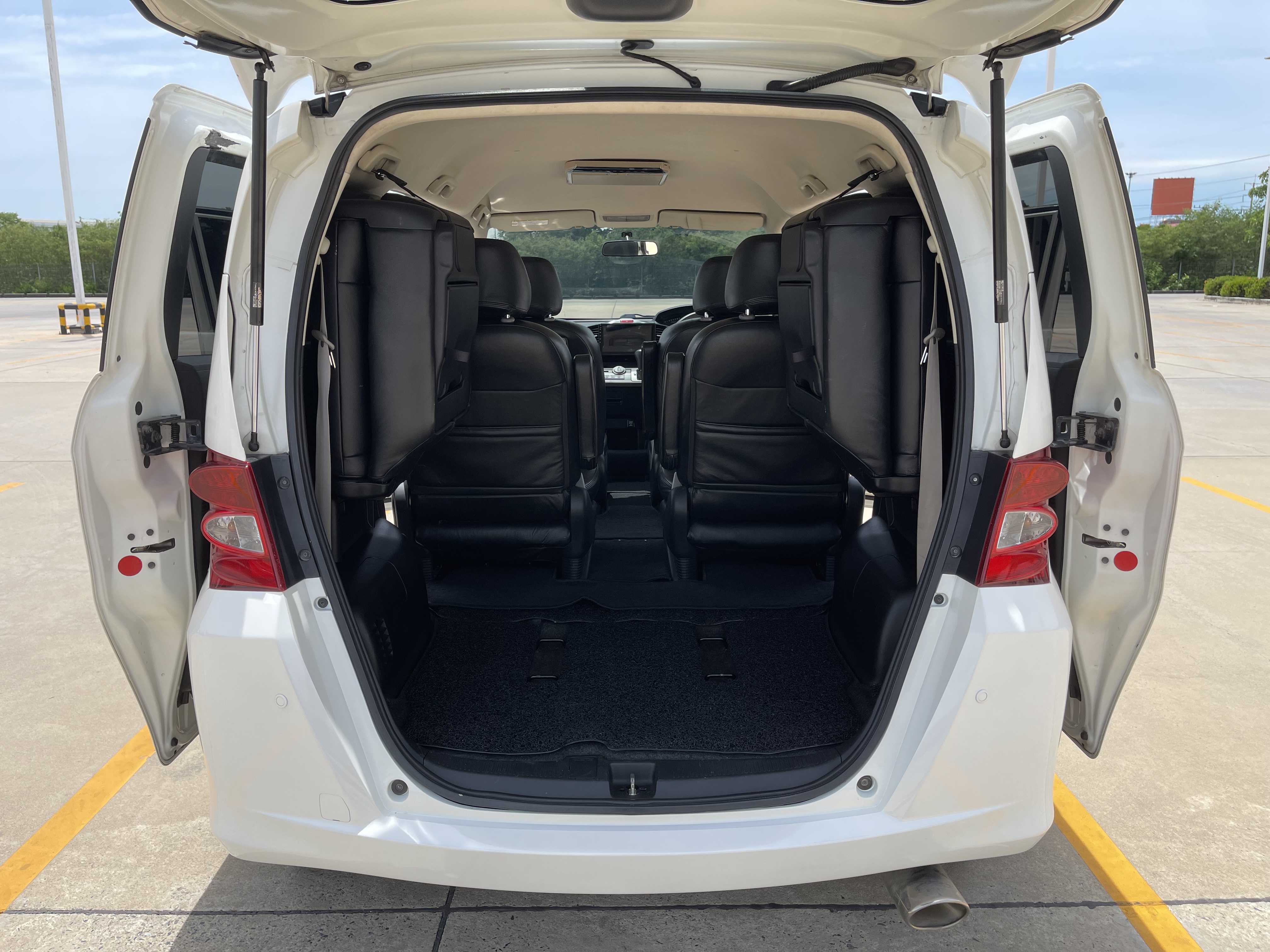 Honda Freed 1.5 E At 2012 ขาวมุก