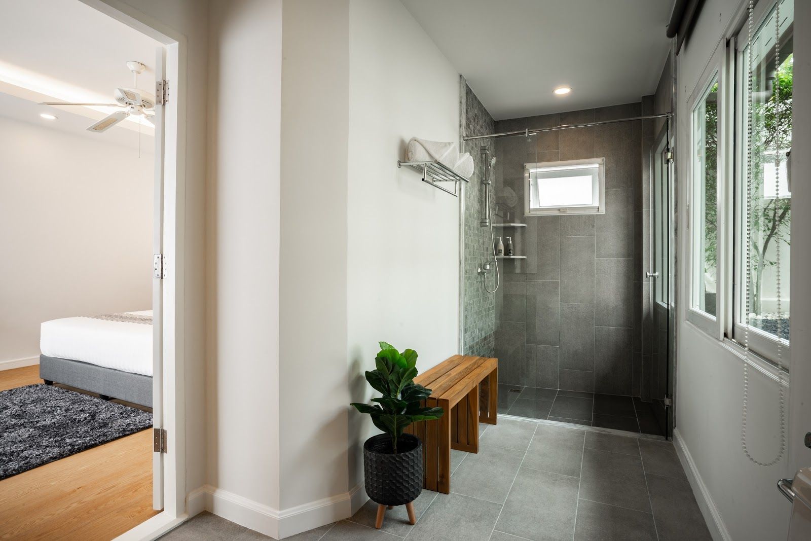 For Rent : Rawai, Pool Villa with Jacuzzi, 3 bedrooms 3 Bathrooms, Pool view.