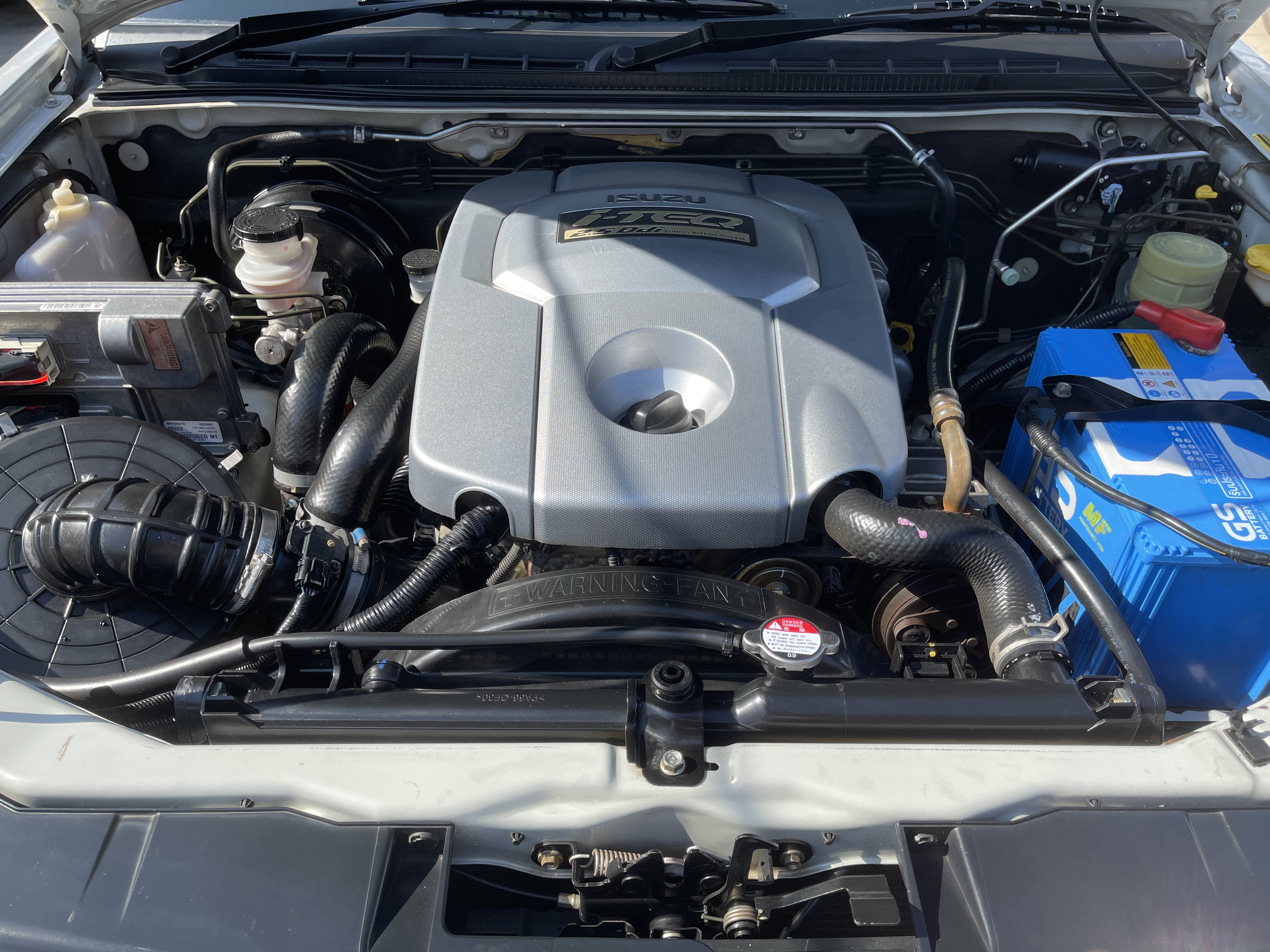 Isuzu Dmax Cab Hilander 2.5 Abs 2011 เงิน