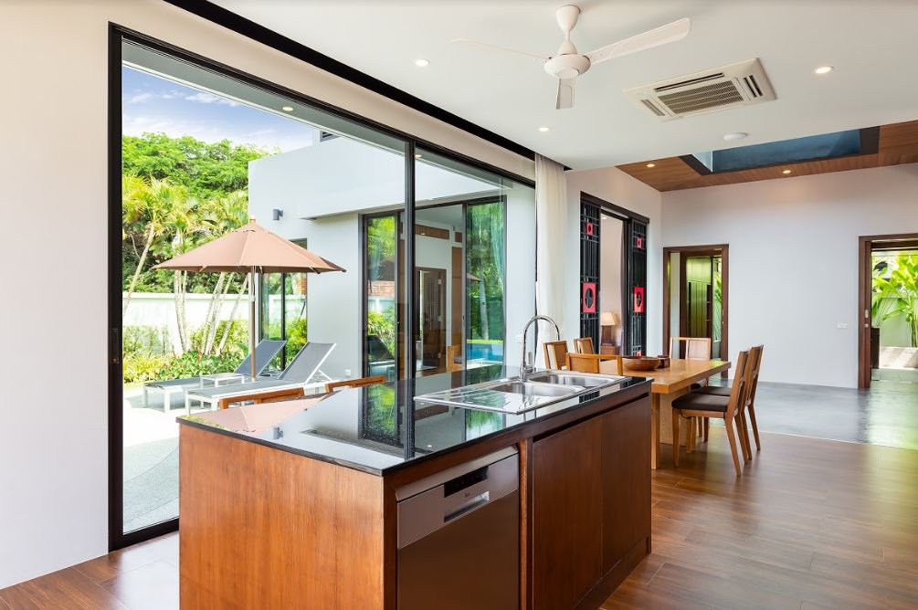 For Rent : Nai Harn, Luxury Modern Pool Villa, 3 Bedrooms 3 Bathrooms, Garden view.