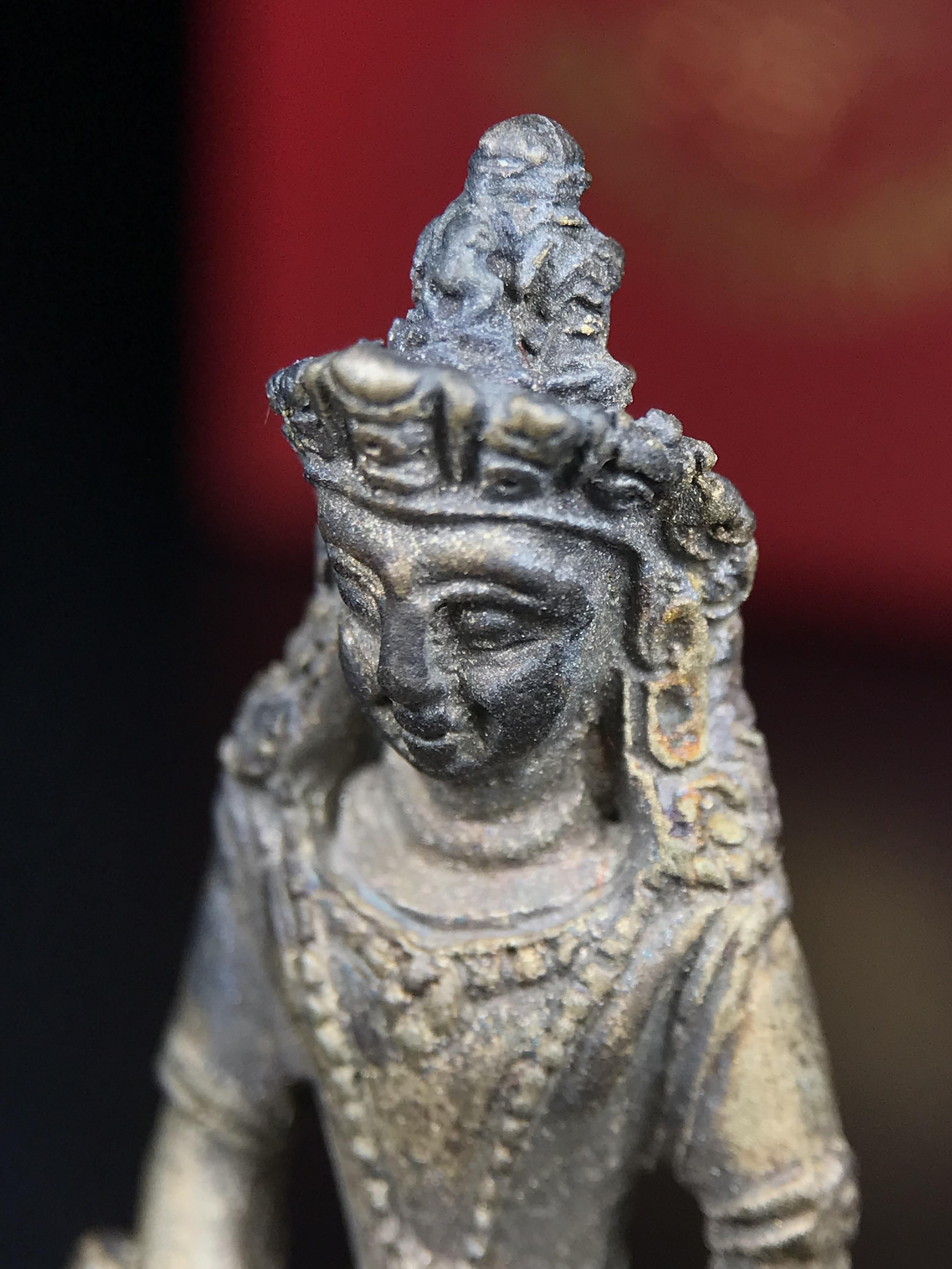 พระอวโลกิเตศวร (เจ้าแม่กวนอิม) วัดบวรนิเวศวิหาร ปี 2538 เนื้อเงินพ่นทราย อุดผงจิตรลดา เกศาสมเด็จพระสังฆราช วัดบวรนิเวศวิหาร(พบเจอน้อยหายาก)