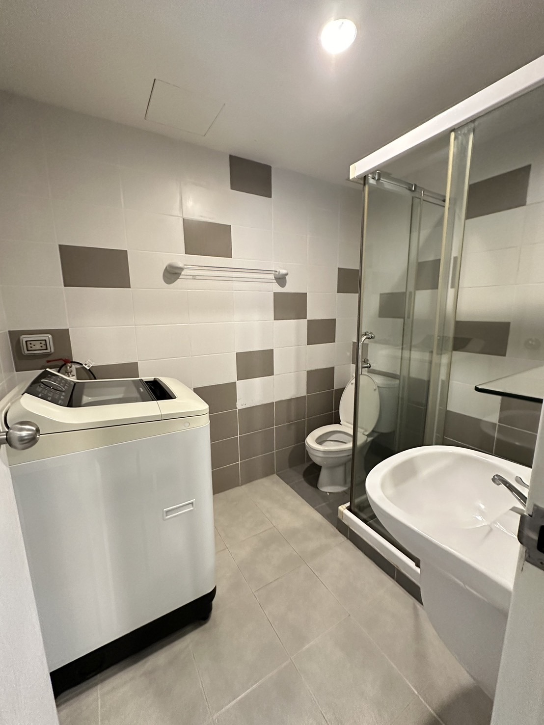 For Rent : Wichit, Zcape 3 Condominium, 1 bedroom1 bathroom, 4th flr.