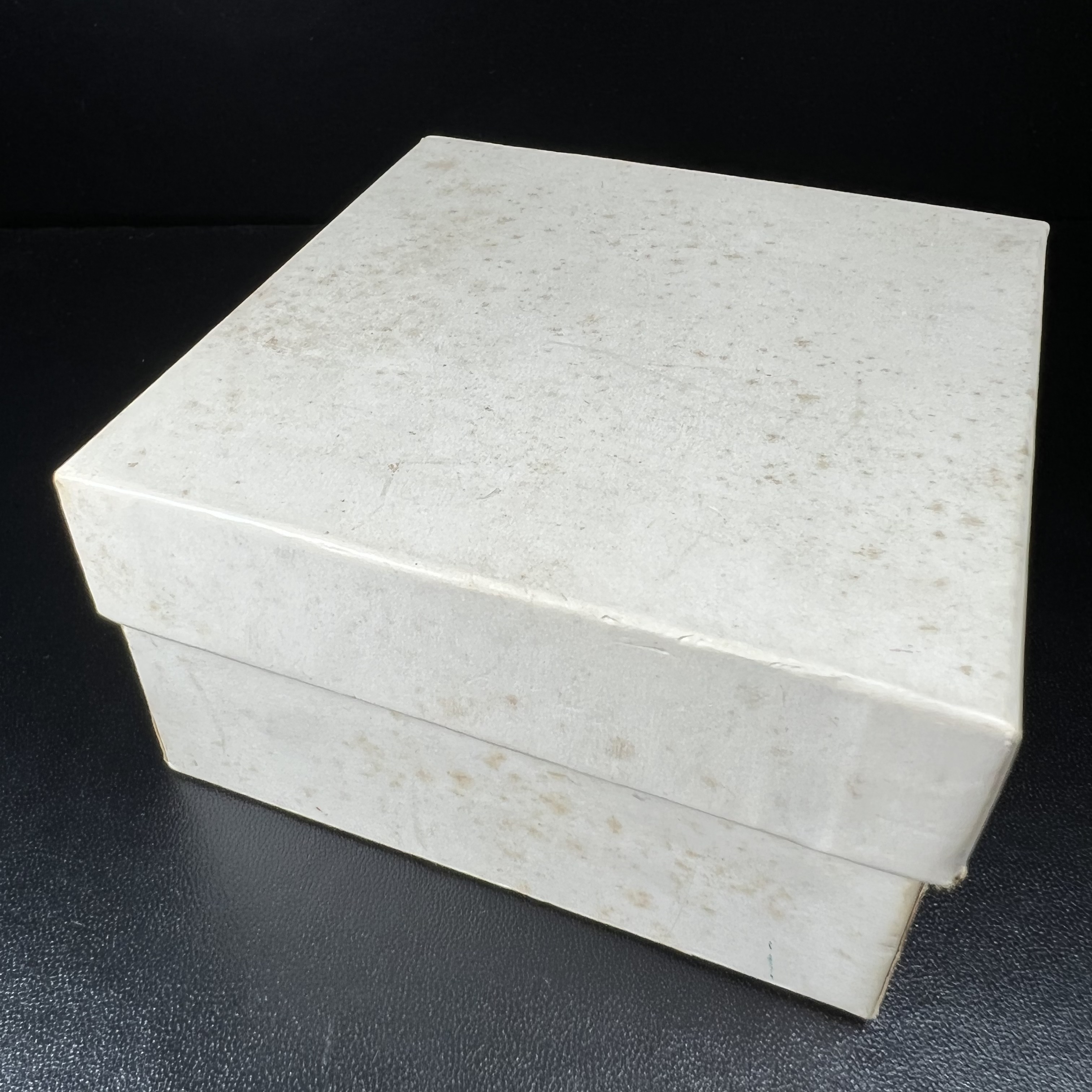 พระกริ่งพระพุทธนวราชบพิตร ครองสิริราชสมบัติครบ 50 ปี พ.ศ.2540 เนื้อนาก ชุดพระราชทาน(หายาก)