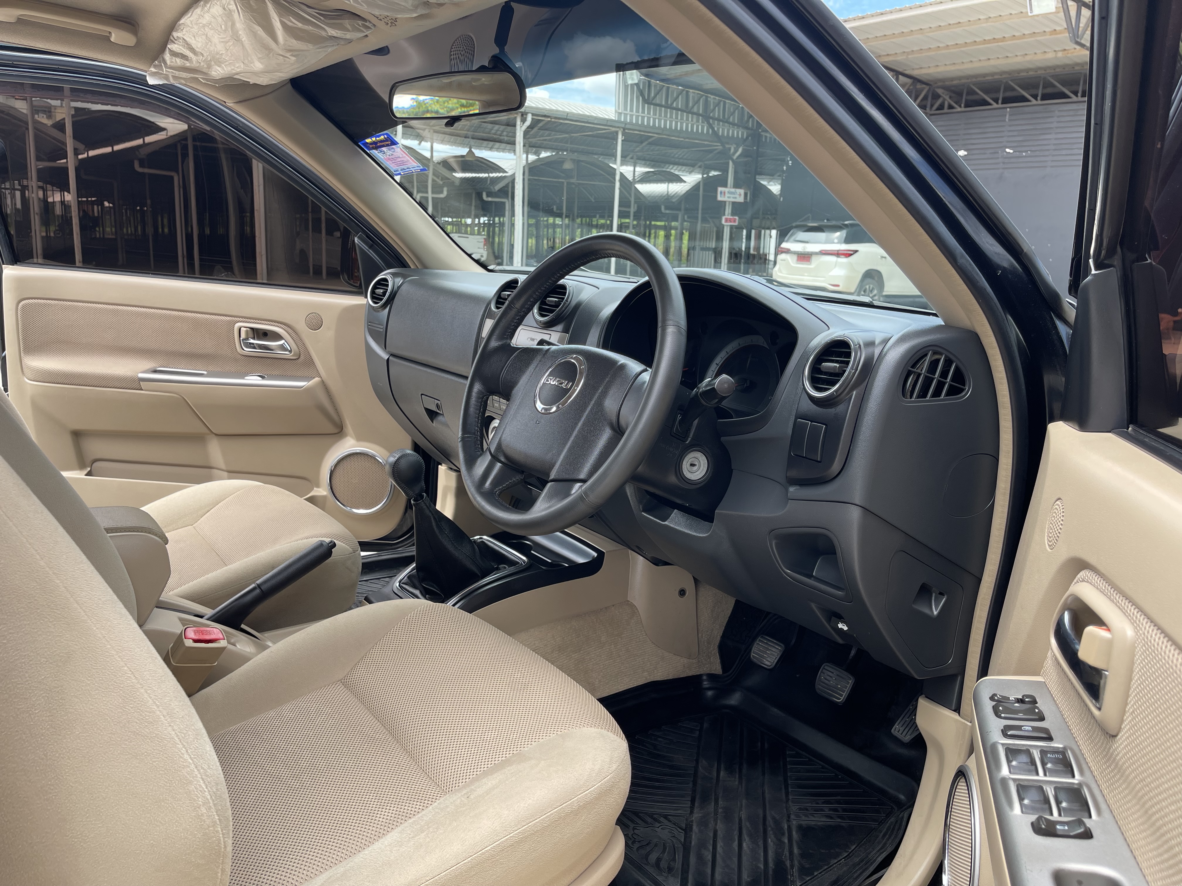 Isuzu Dmax 4ประตู Hilander 2.5 Abs 2011 ดำ