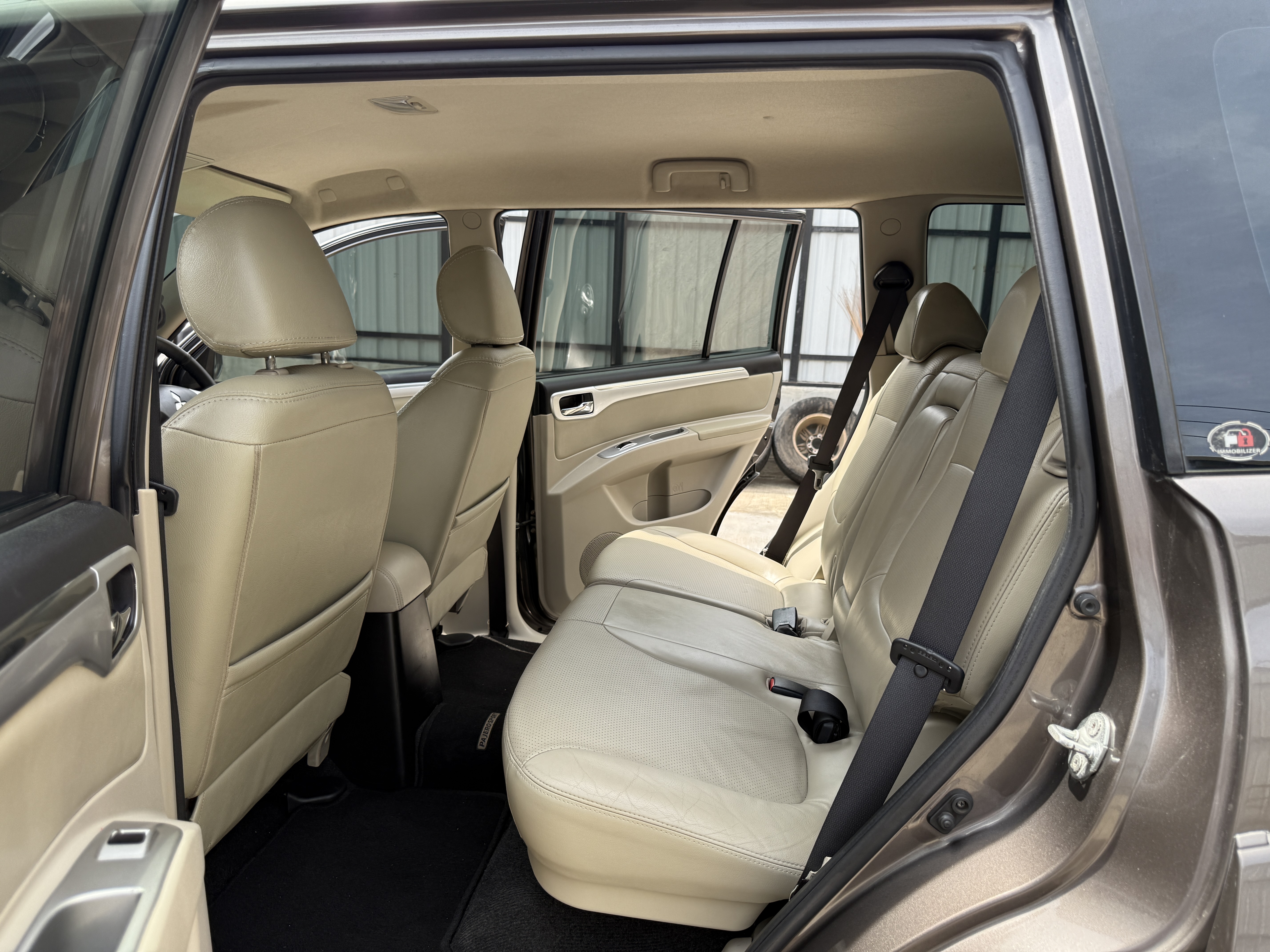 Mitsubishi Pajero Sport 2.5 GT 2WD At 2015 น้ำตาล