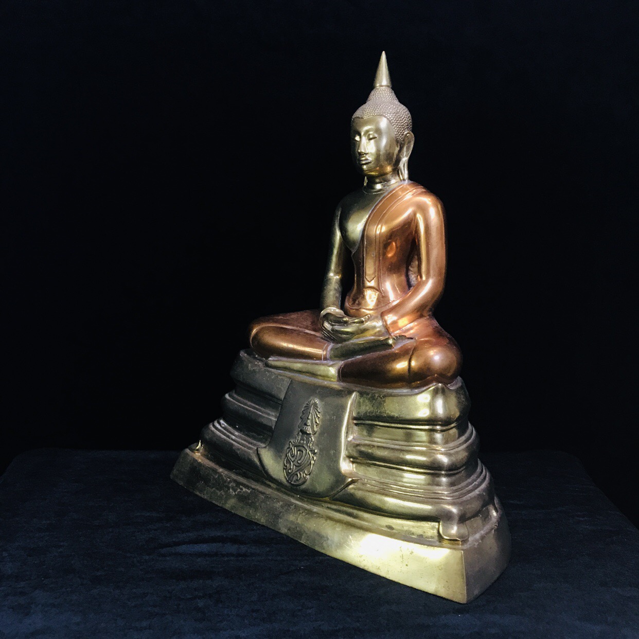 พระบูชาพระพุทธโสธร ภปร. รุ่นย้อนยุค ปี2539 กาญจนาภิเษกครองราชสมบัติครบ 50ปี หน้าตัก9นิ้ว เนื้อสามกษัตริย์ หมายเลข01314