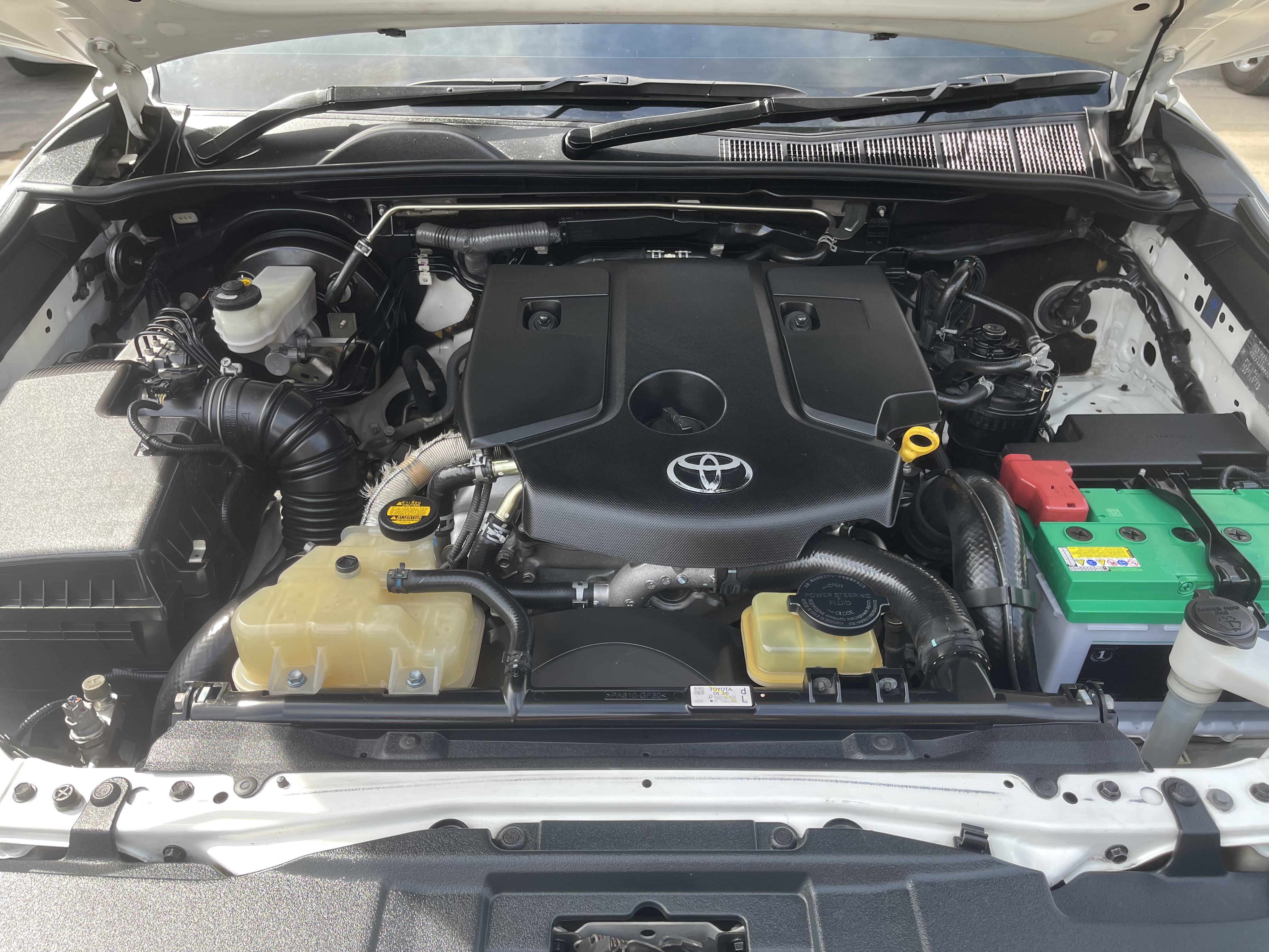 Toyota Fortuner 2.8 V 2WD At 2016 ขาวมุก