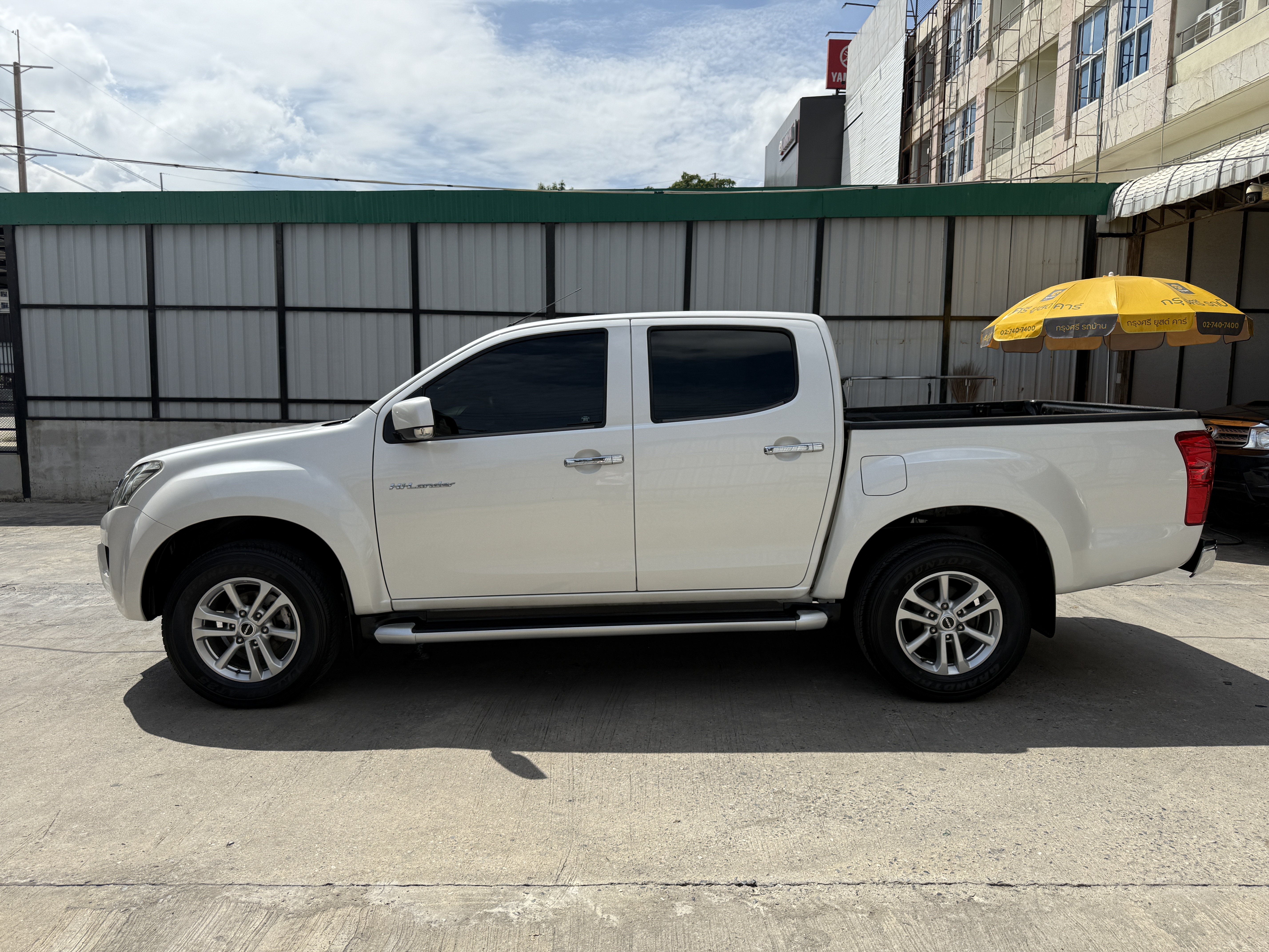 Isuzu Dmax All New 4ประตู Hilander 2.5 Vgs Z Dvd 2013 ขาวมุก