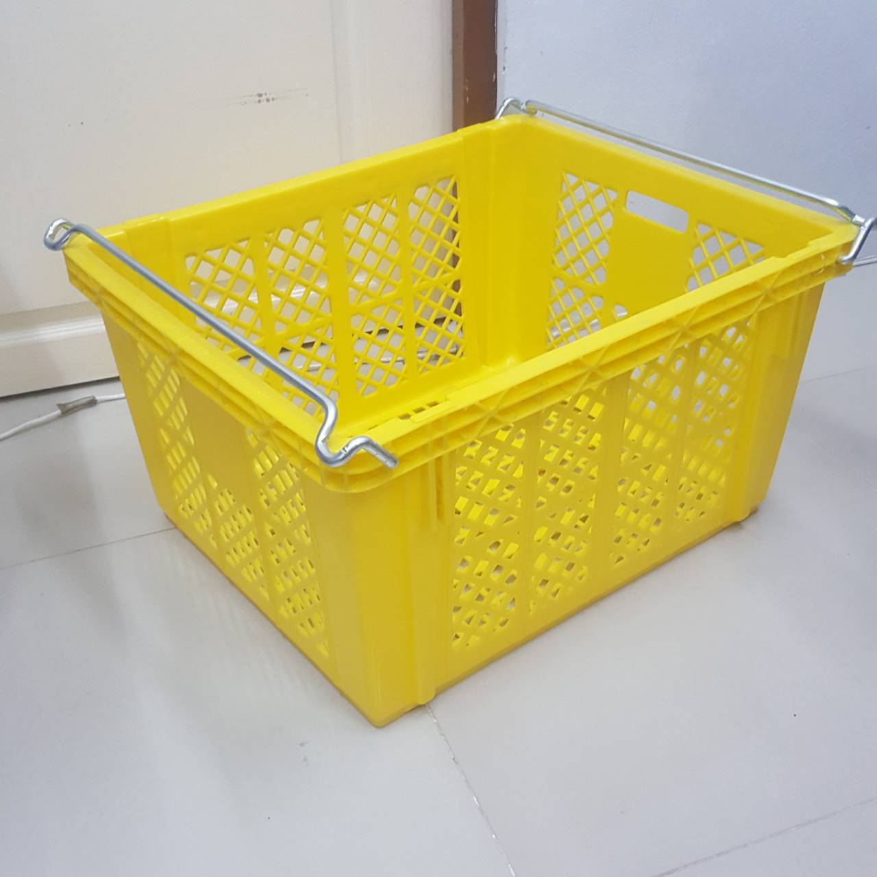 ลังโปร่งหูเหล็ก 717