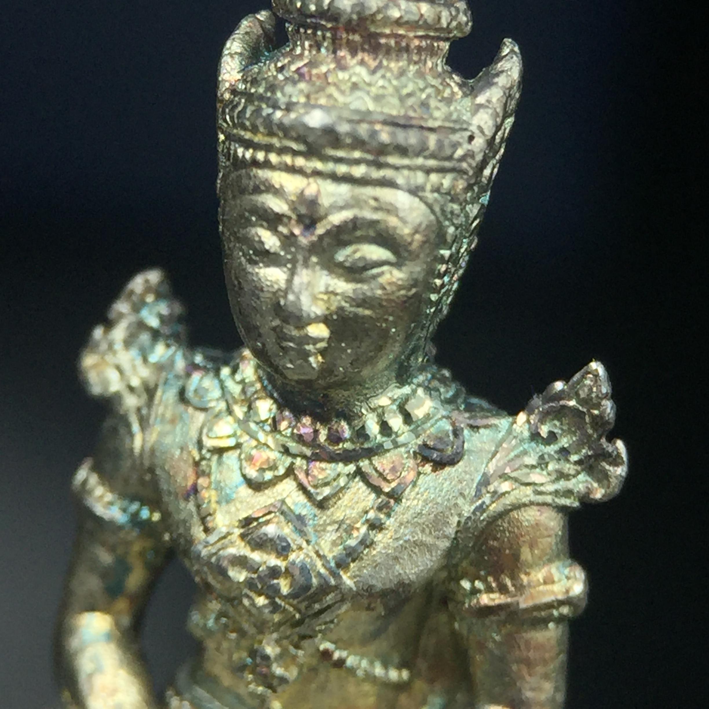 พระแก้วมรกต กรมสรรพสามิตจัดสร้างขึ้นเนื่องในโอกาสครบรอบ 64 ปีของกรมสรรพสามิต และเนื่องในวโรกาสที่พระบาทสมเด็จพระเจ้าอยู่หัวทรงครองราชย์ครบ50ปีเมื่อ พ.ศ.2539 เนื้อเงินทรายนวลขัดเงา(ผิวเดิมๆขึ้นสีรุ้งธรรมชาติสวย(สเน่ห์พระเนื้อเงินสีสันที่ธรรมชาติสรรค์สร้าง)