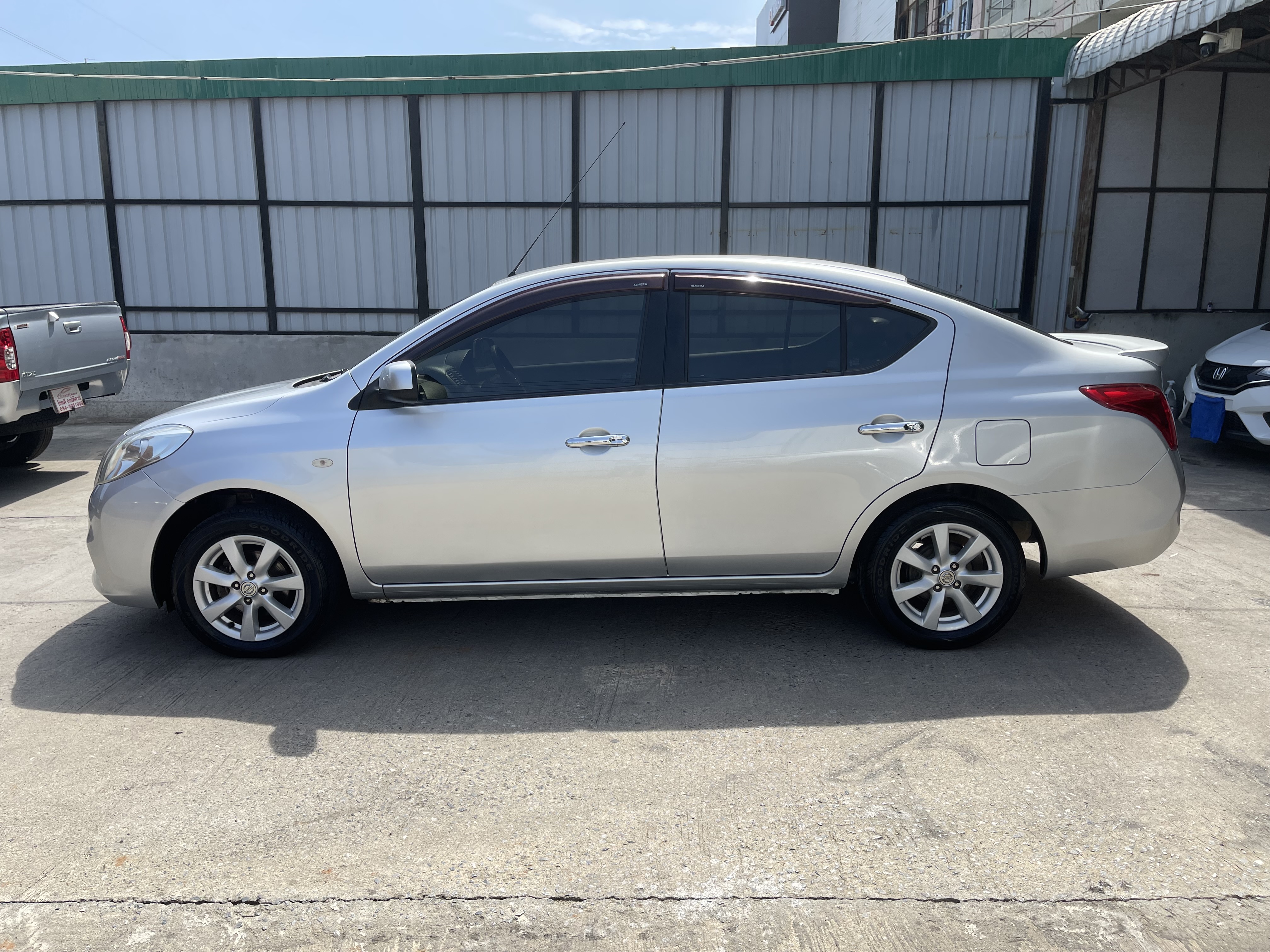 Nissan Almera 1.2 VL At 2012 เงิน