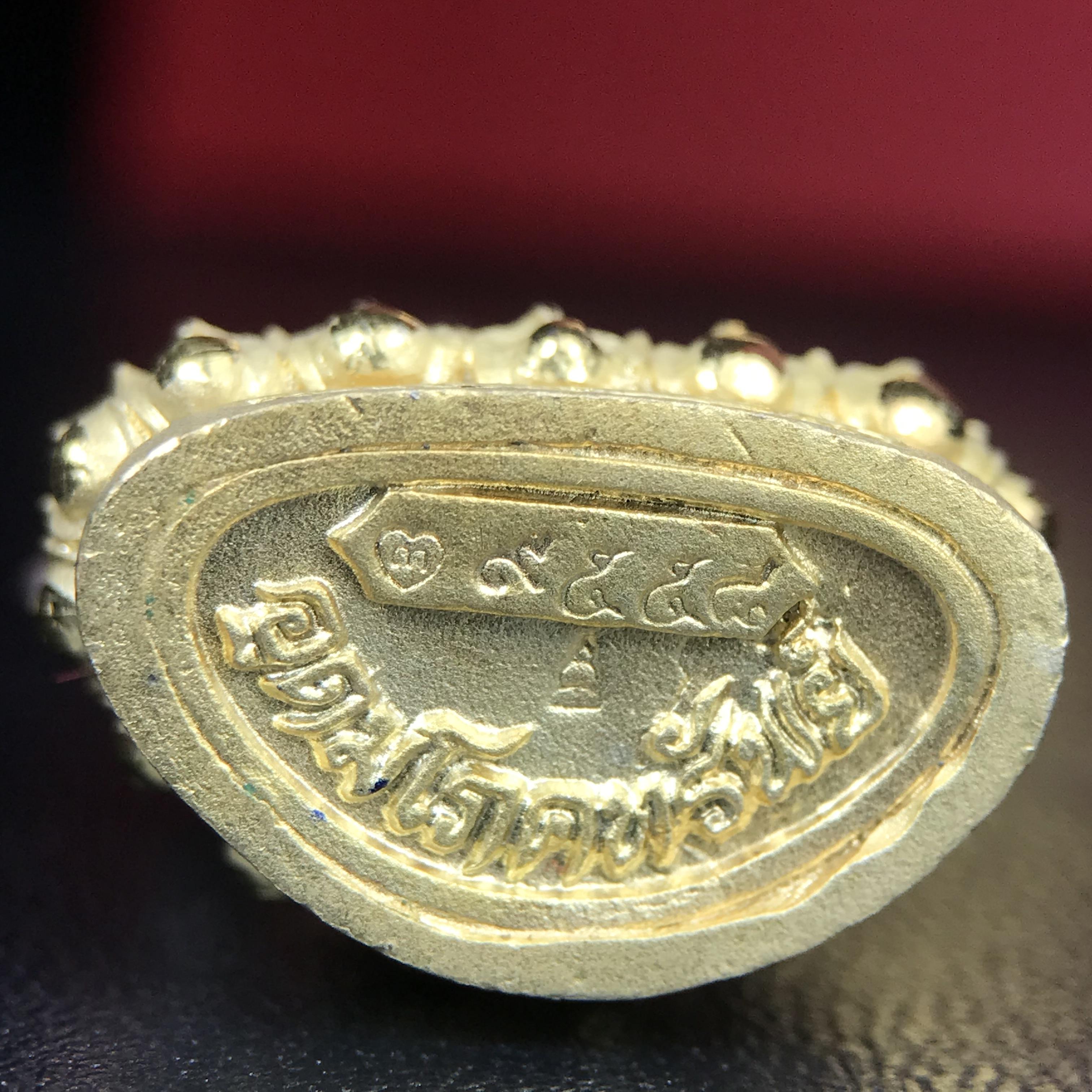 พระกริ่งอวโลกิเตศวร ( เจ้าแม่กวนอิม ) วัดโพธิ์แมนคุณาราม รุ่นอุดมโภคทรัพย์ พ.ศ.2539 เนื้อเงิน 3 กษัตริย์ (องค์พิเศษกรรมการ ฝังเพชรตำแหน่งดวงตาที่สามกลางหน้าผาก 1 เม็ด)(อีกหนึ่งรุ่นยอดนิยม พุทธศิลป์สวยงดงาม)***องค์พิเศษกรรมการฝังเพชร พบเจอน้อยหายากมาก***