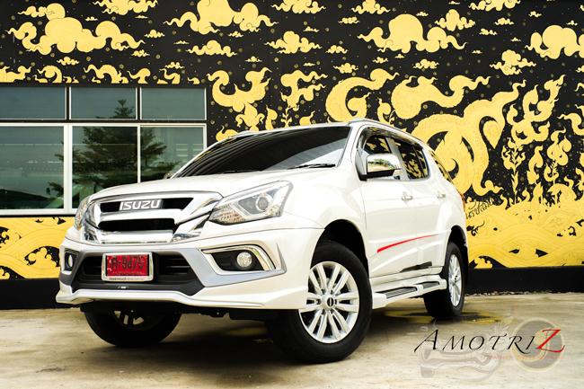 Isuzu MU-X 2017 body kits with four exhaust pipes by Amotriz