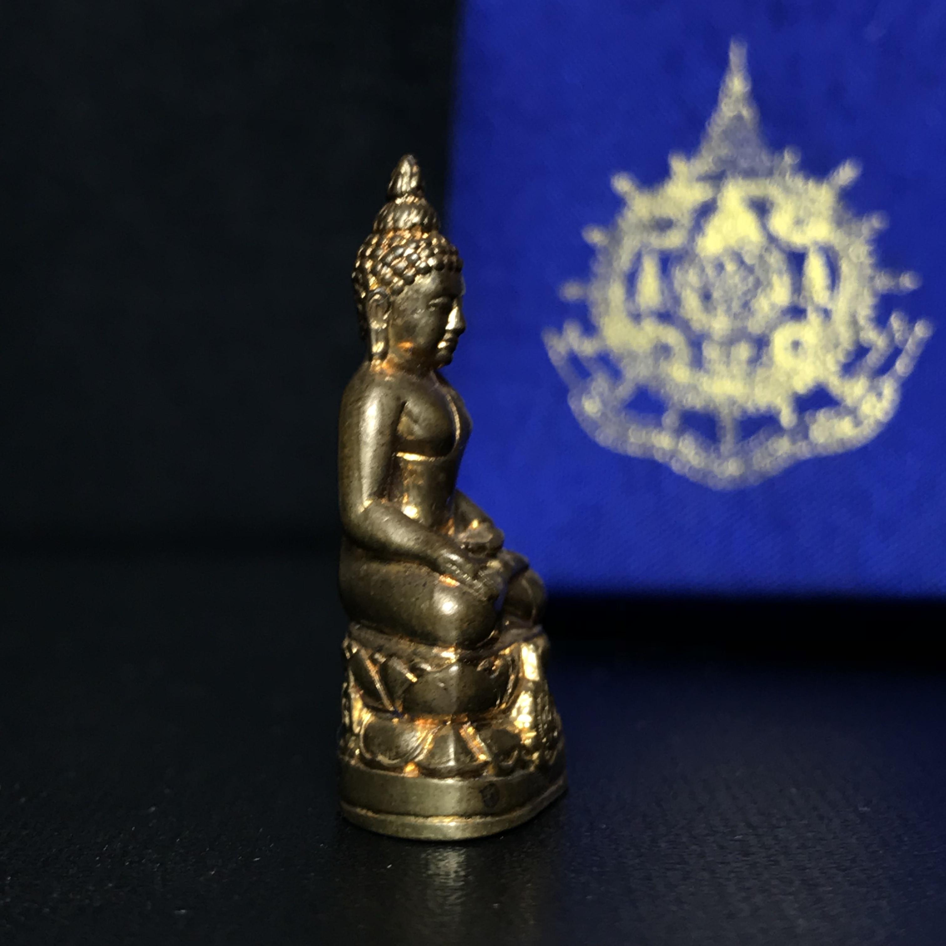 พระกริ่งไพรีพินาศ เฉลิมพระเกียรติ พระบาทสมเด็จพระเจ้าอยู่หัวรัชกาลที่9 พระชนมพรรษา 6 รอบ ปี2542เนื้อสัมฤทธิ์(บรรจุเหล็กไหล)ดีนอก-ดีใน