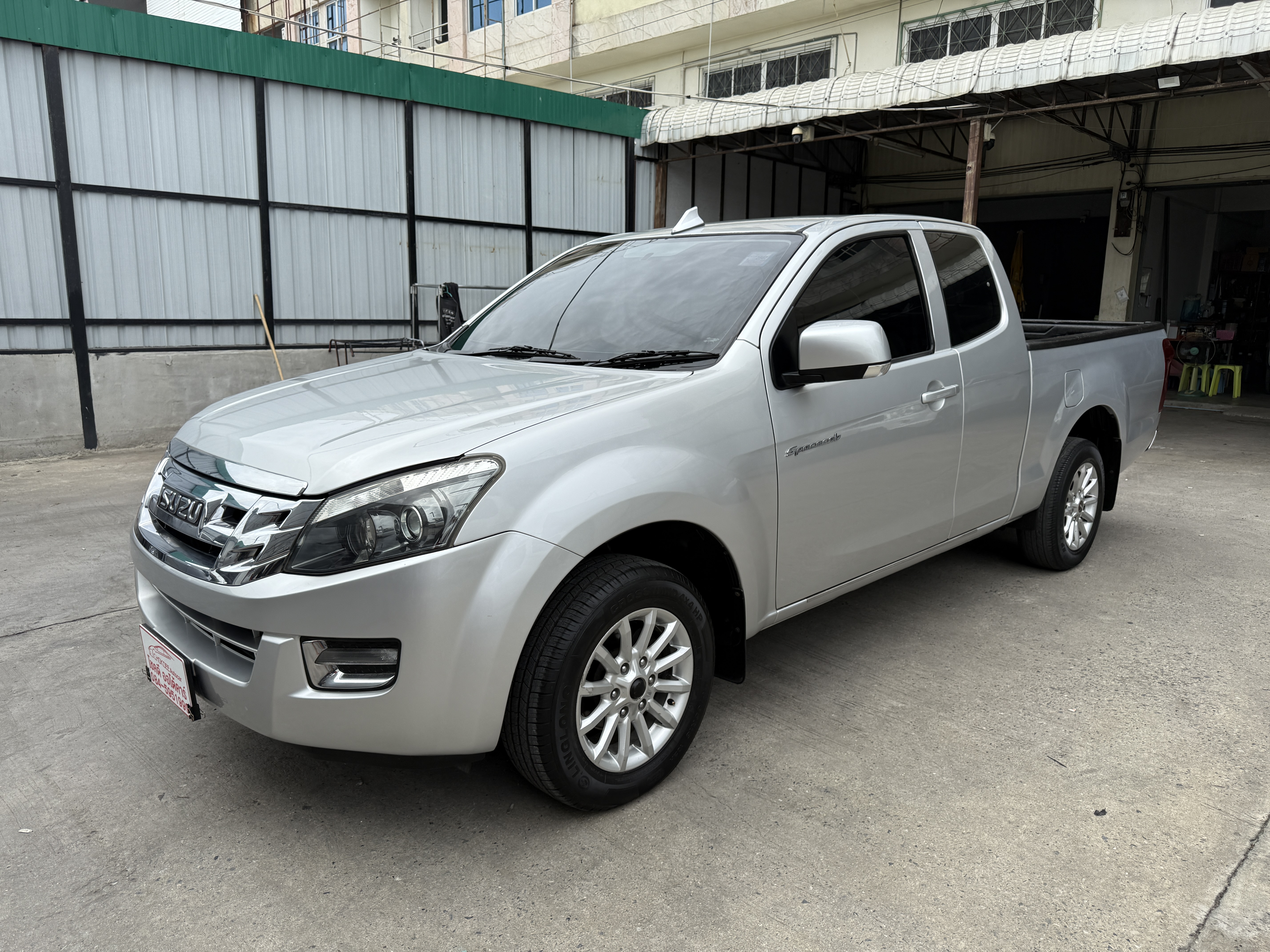 Isuzu Dmax All New Cab 2.5 Vgs Z 2015 เงิน