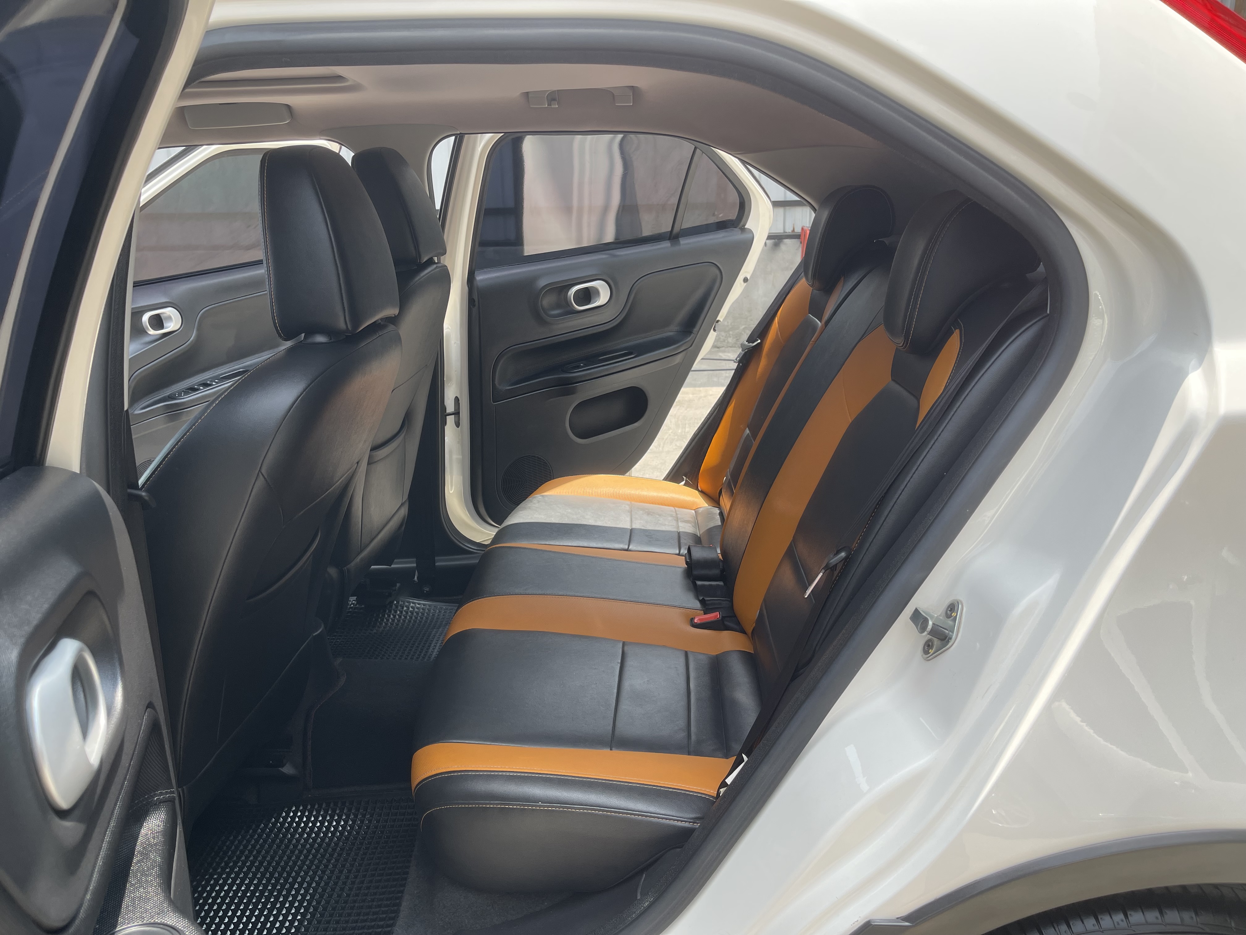 MG MG3 1.5 X Xross Sunroof At 2016 ขาวมุก