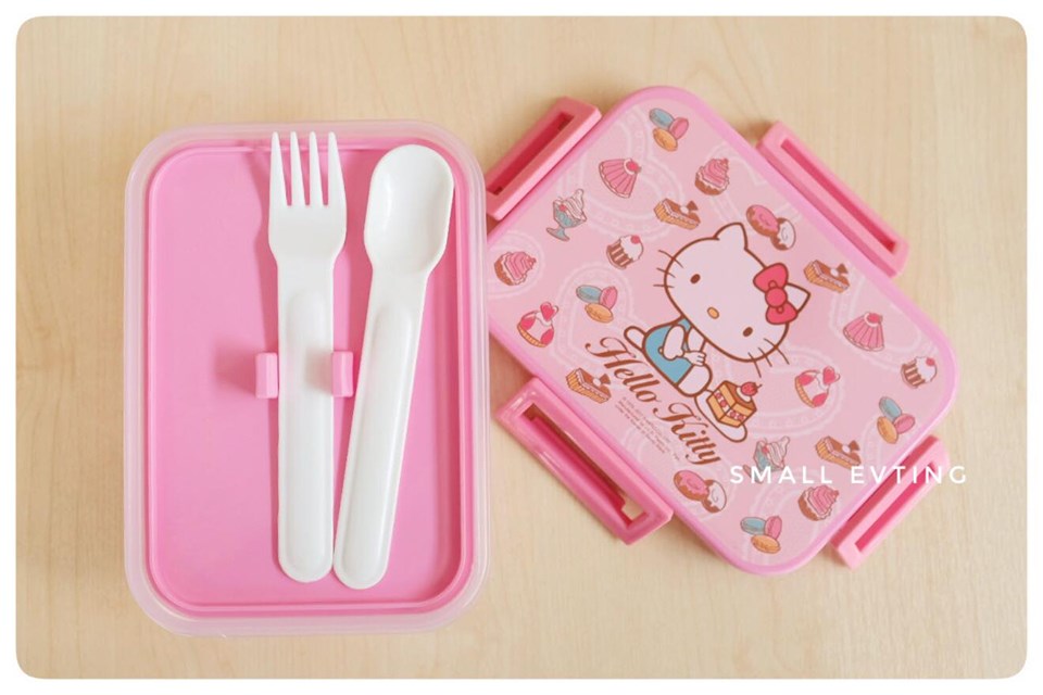 Small Evting กล่องใส่อาหาร 9196 ลายคิตตี้ Hello Kitty พร้อม ช้อน ส้อม กล่องใส่ข้าว กล่องข้าว super lock กล่องถนอมอาหาร