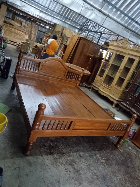 เตียงไม้สักแท้ 6 ฟุต รุ่นคลาสสิค