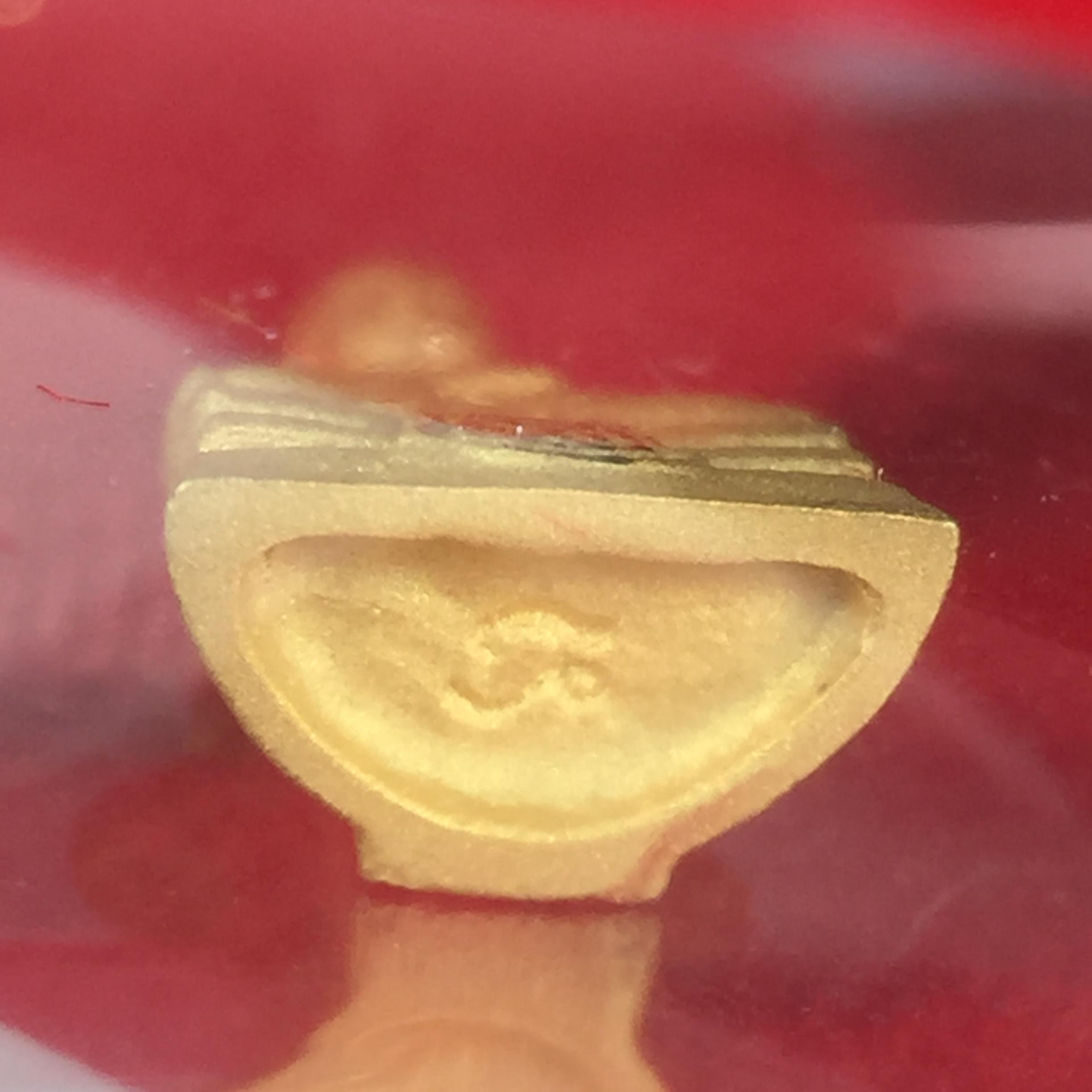 พระพุทธโสธร รุ่นอุดมโชคโภคทรัพย์ ปี 2550 เนื้อทองคำ พิมพ์จิ๋ว วัดโสธรวรารามวรวิหาร จ.ฉะเชิงเทรา (สภาพ สวย ซีนซองเดิม กล่องบบรรจุเดิมครบสมบูรณ์)