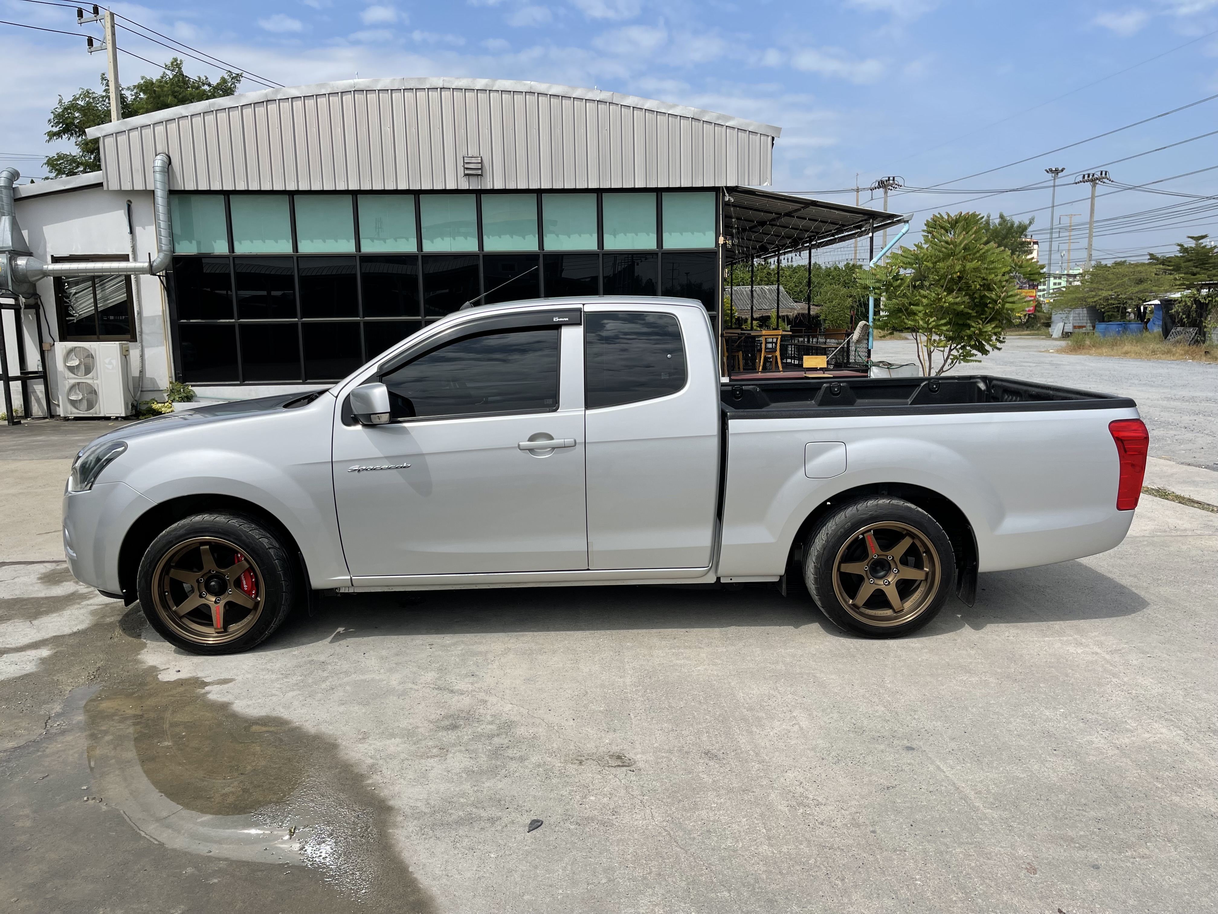 Isuzu Dmax All New Cab 1.9 L 2016 เงิน